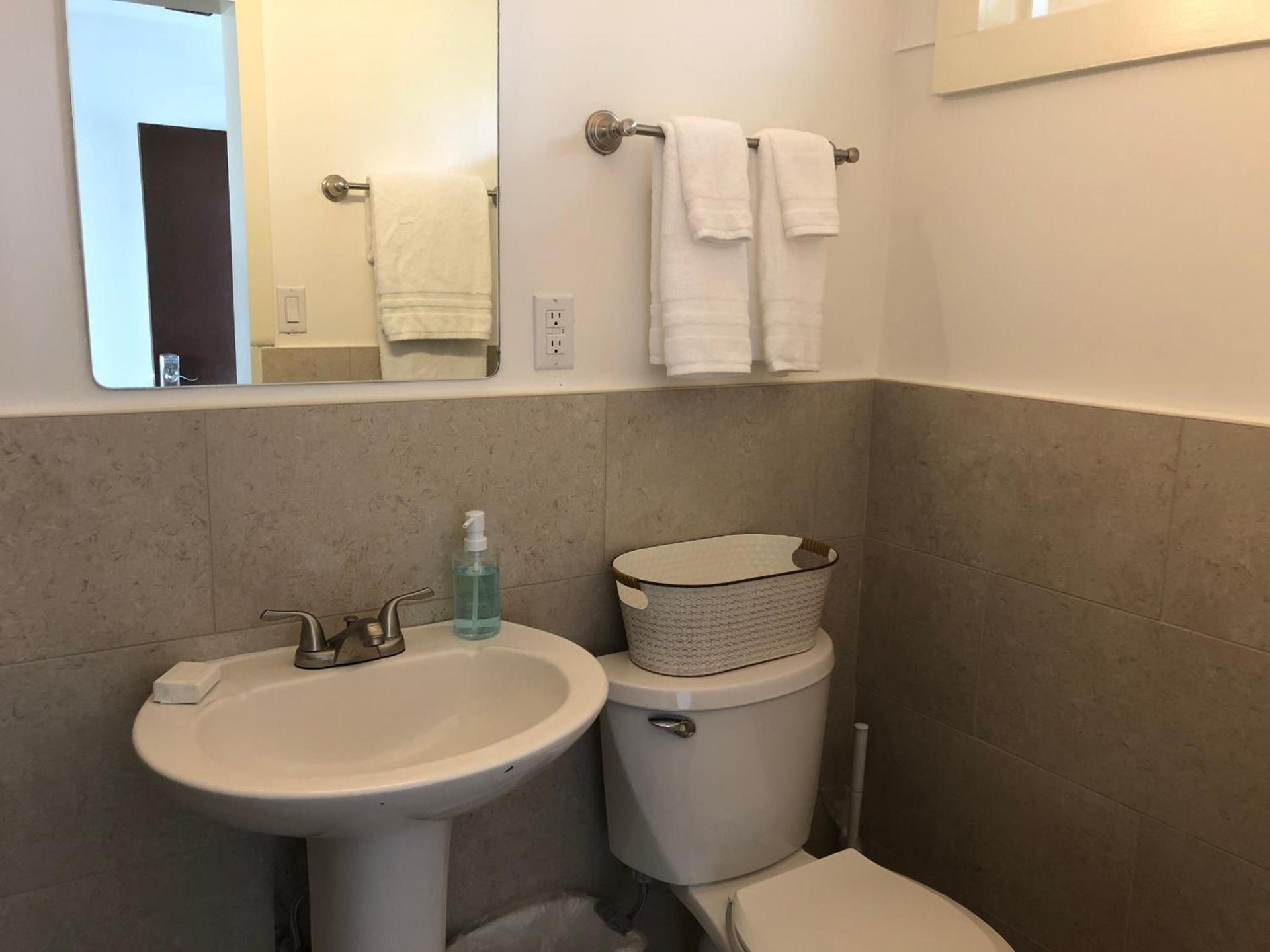 Kona Tiki Hotel - No Resort Fees photo 13