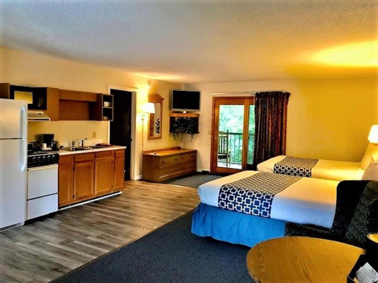 Four Seasons Inn photo 33