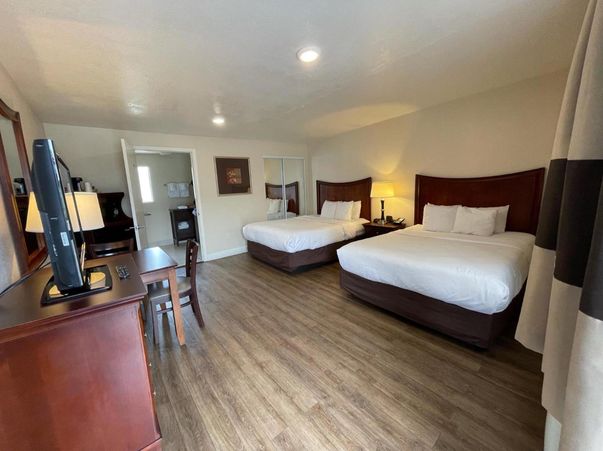Blu Pacific Hotel photo 52