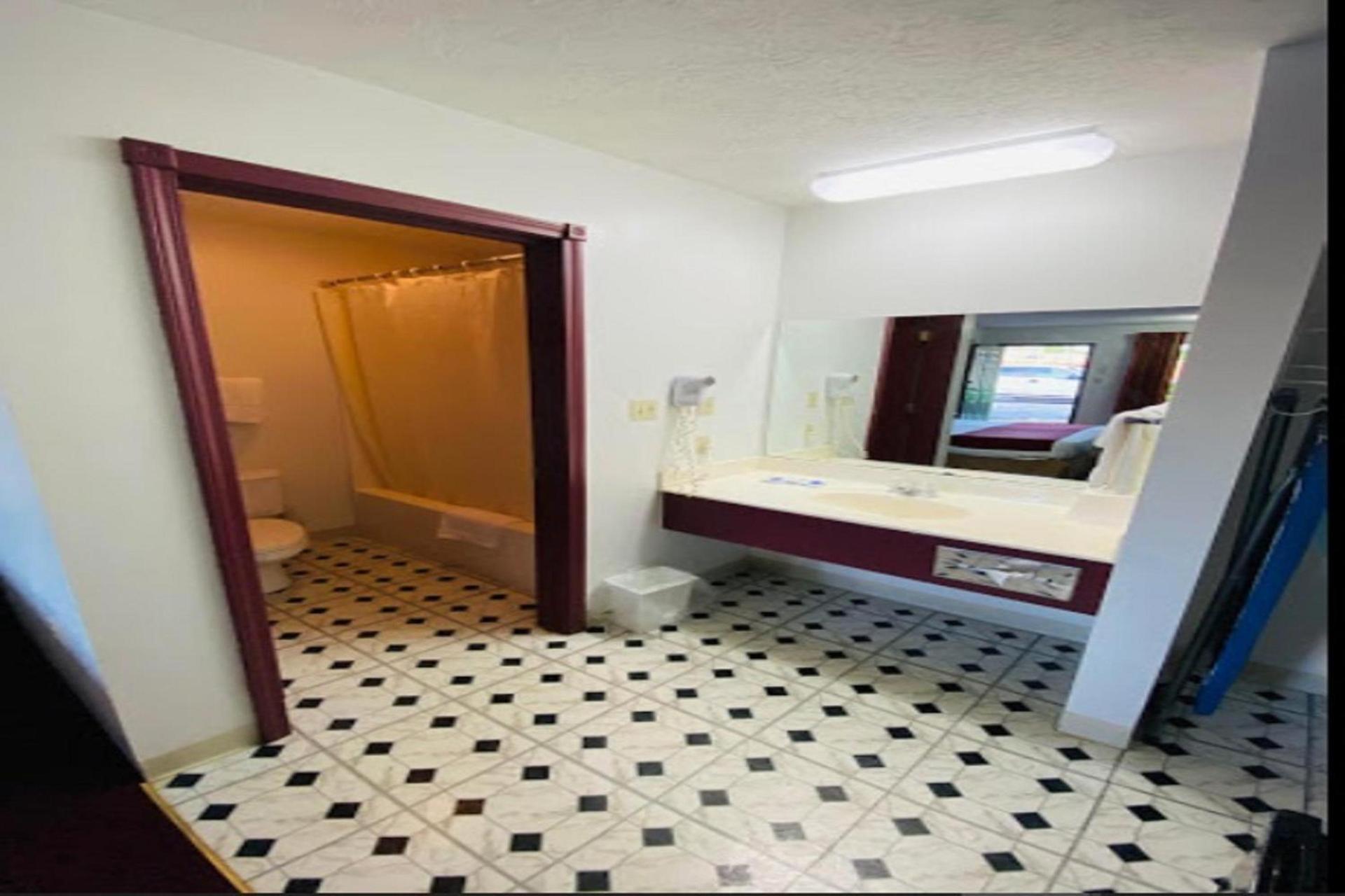 Royal Inn photo 14