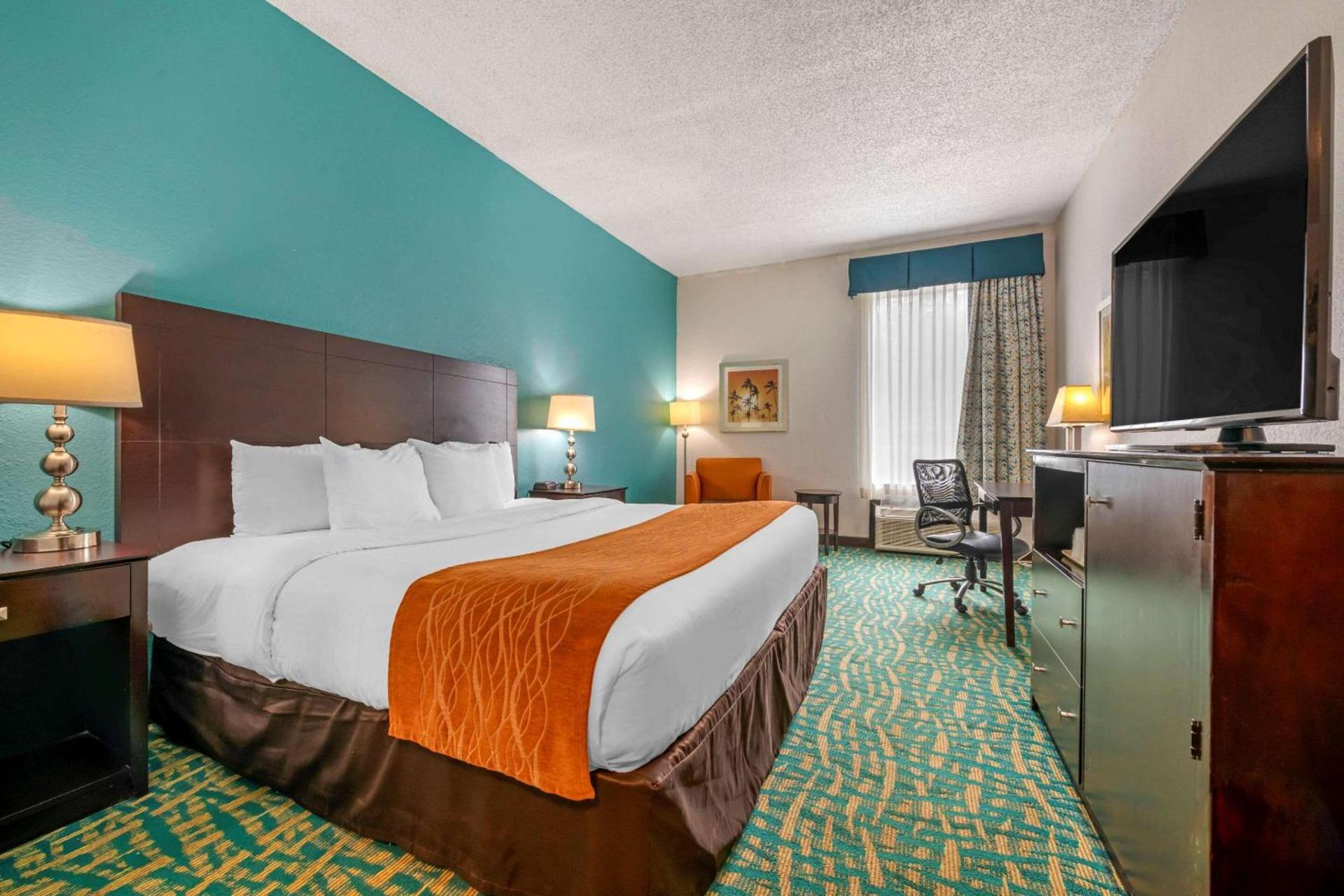 Comfort Inn & Suites Fort Lauderdale West Turnpike photo 6