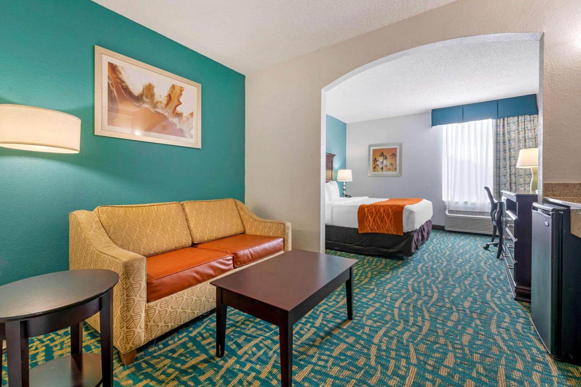 Comfort Inn & Suites Fort Lauderdale West Turnpike photo 16