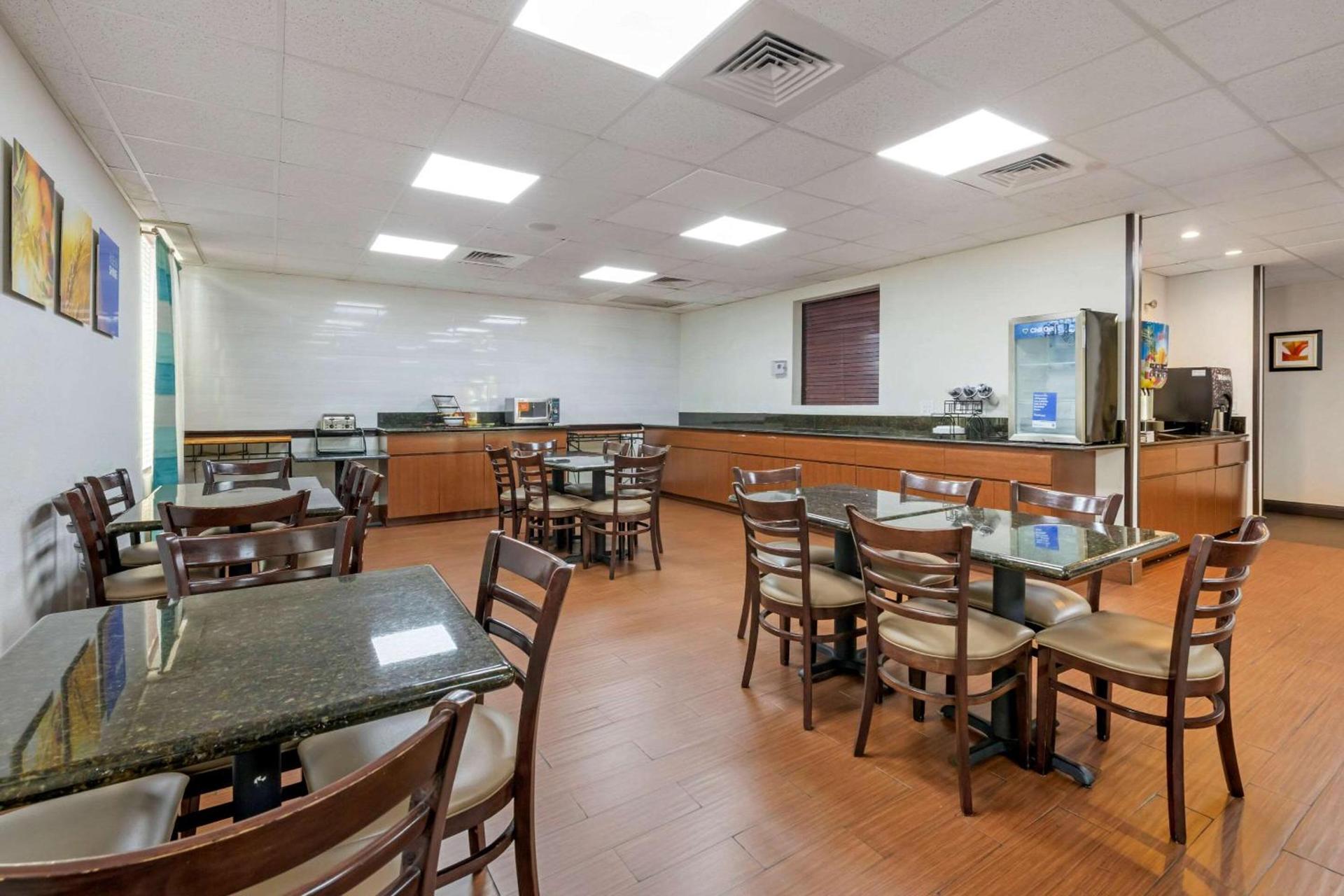 Comfort Inn & Suites Fort Lauderdale West Turnpike photo 29