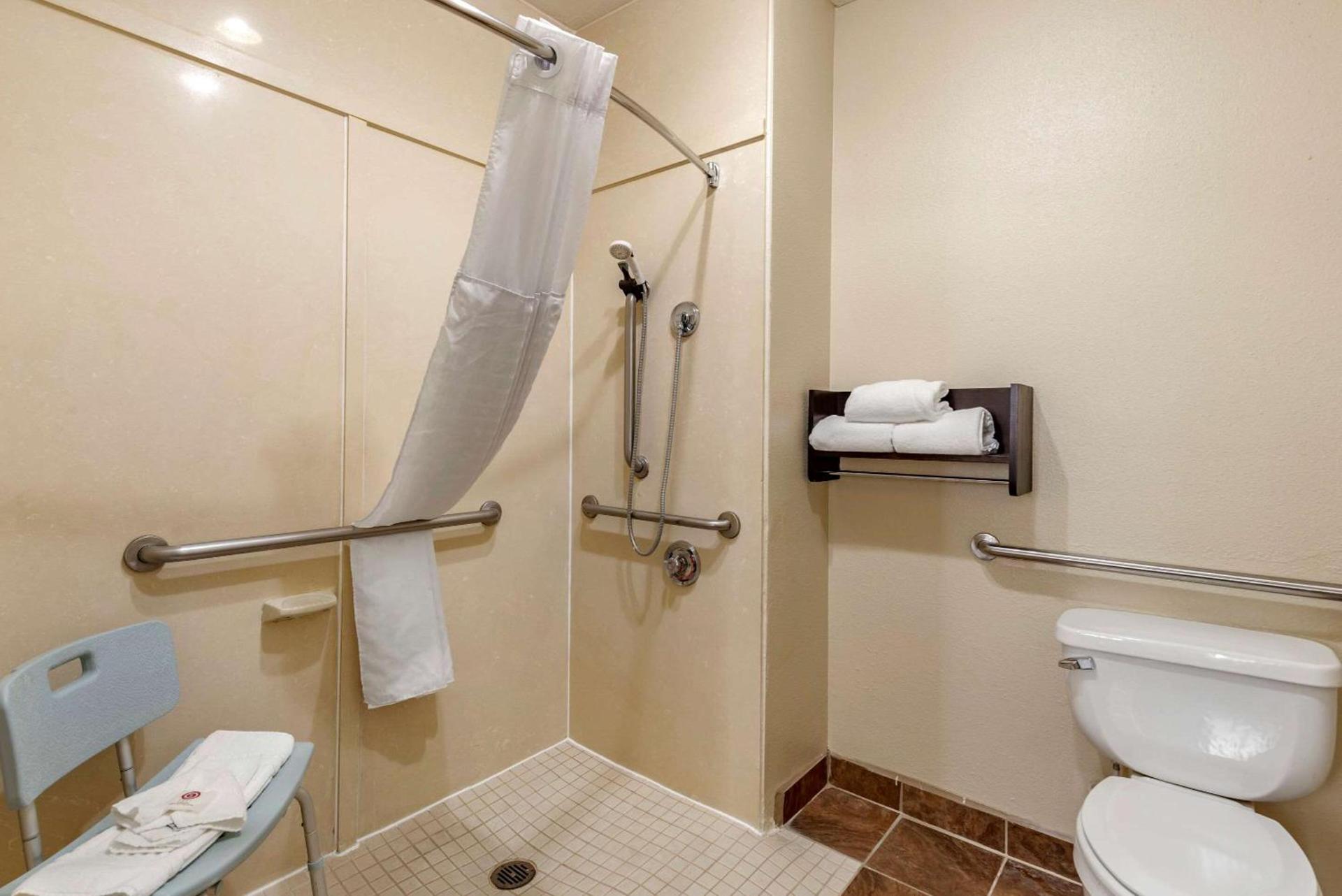 Comfort Suites Clovis North photo 11