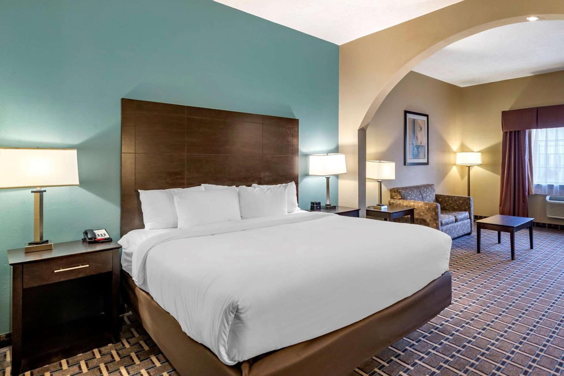 Comfort Suites Clovis North photo 17