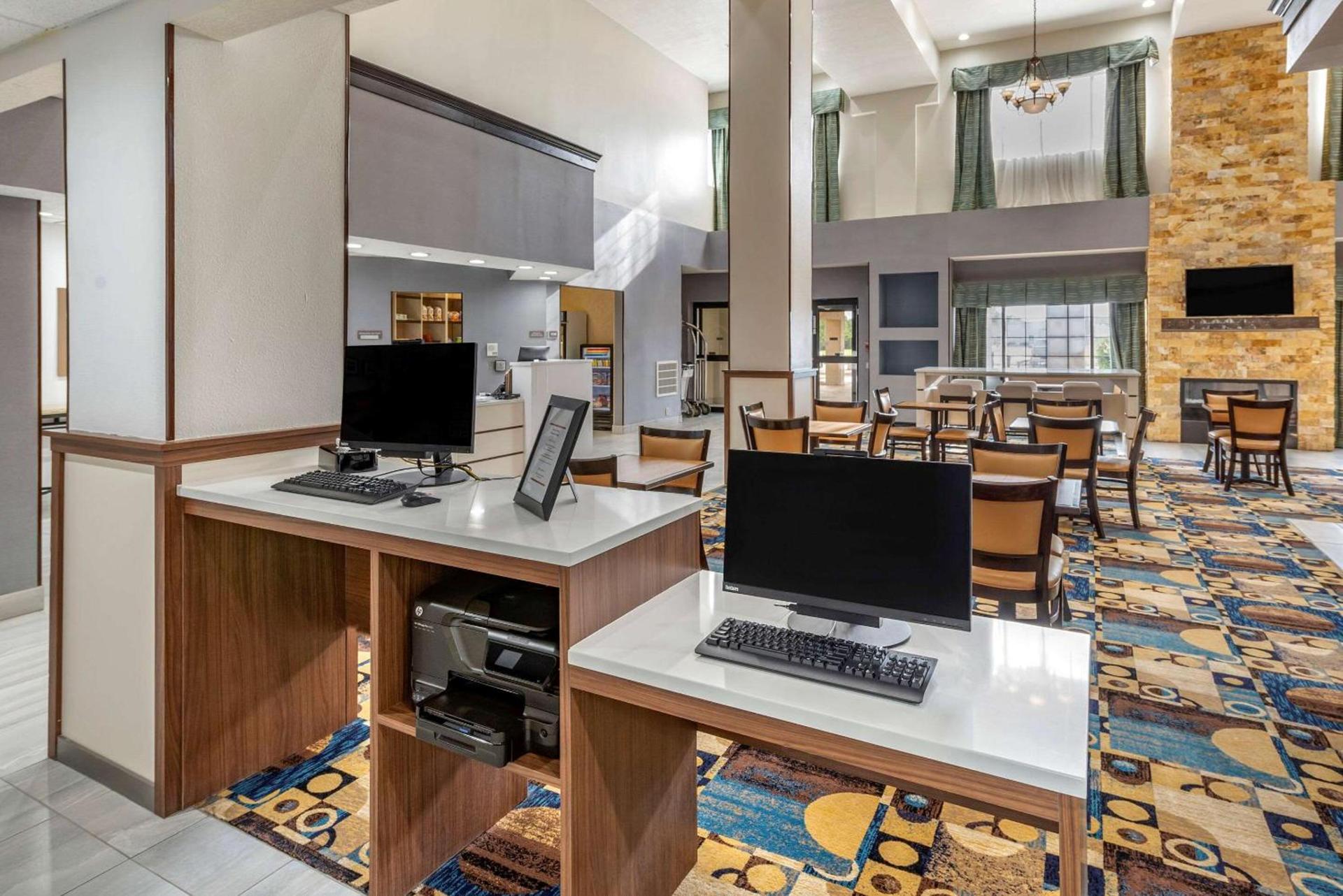 Comfort Suites Clovis North photo 26