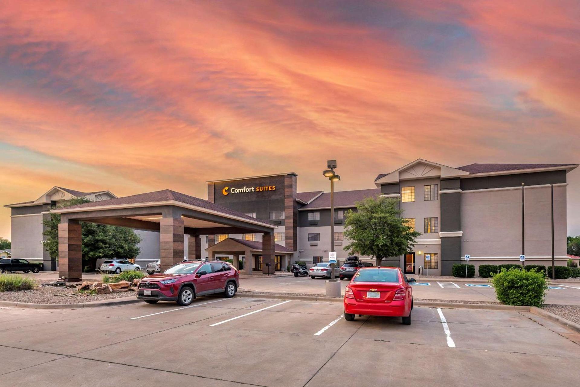 Comfort Suites Clovis North photo 32