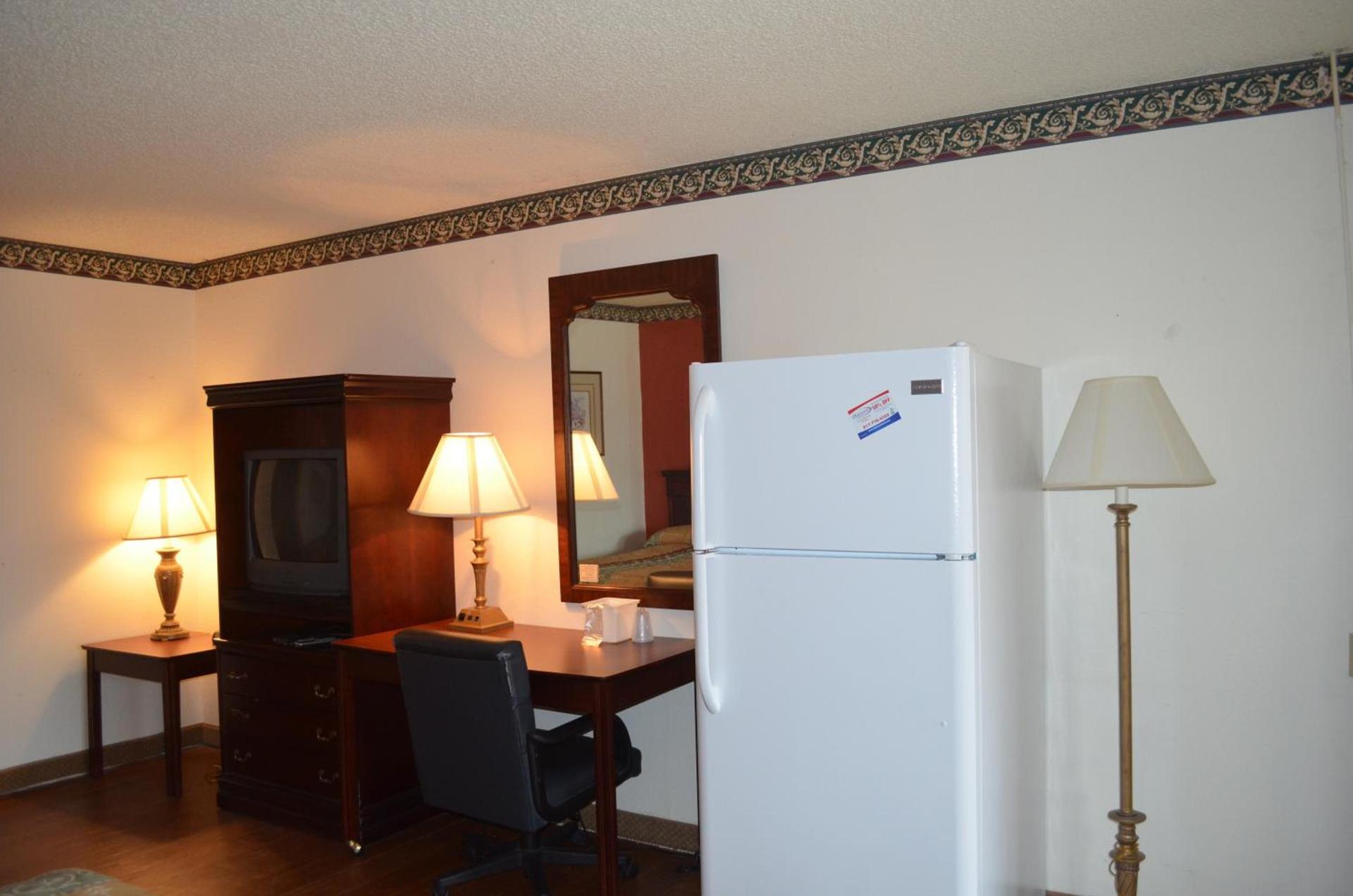 Granbury Inn and Suites photo 3