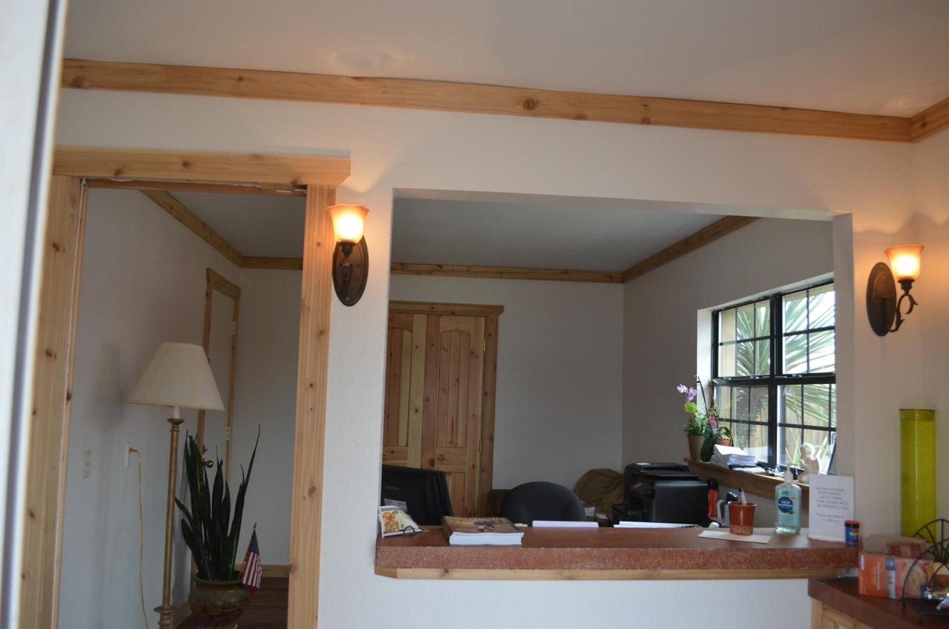 Granbury Inn and Suites photo 8