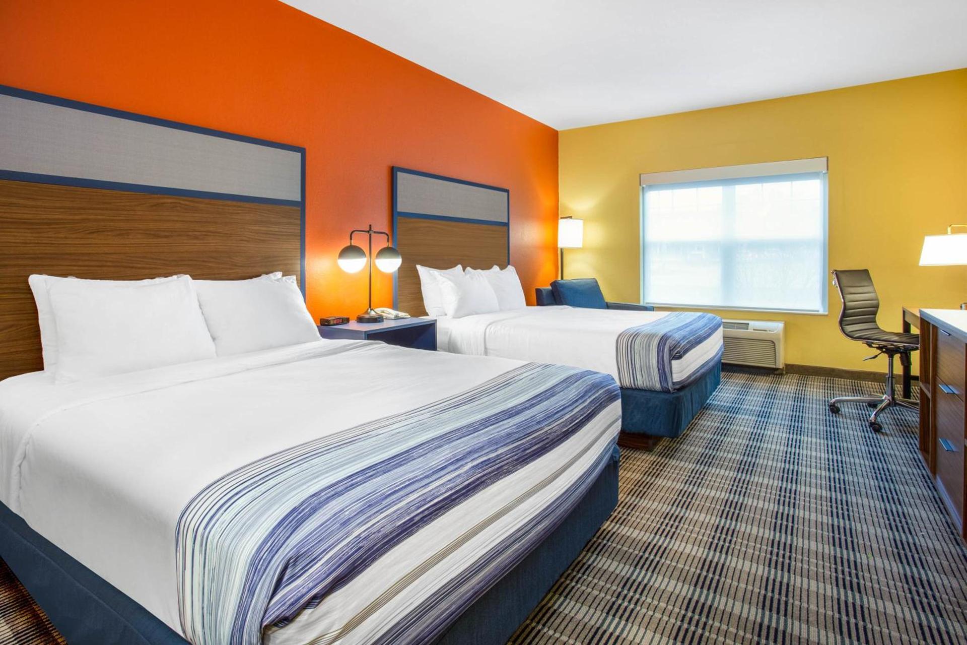 AmericInn by Wyndham Fulton Clinton photo 45