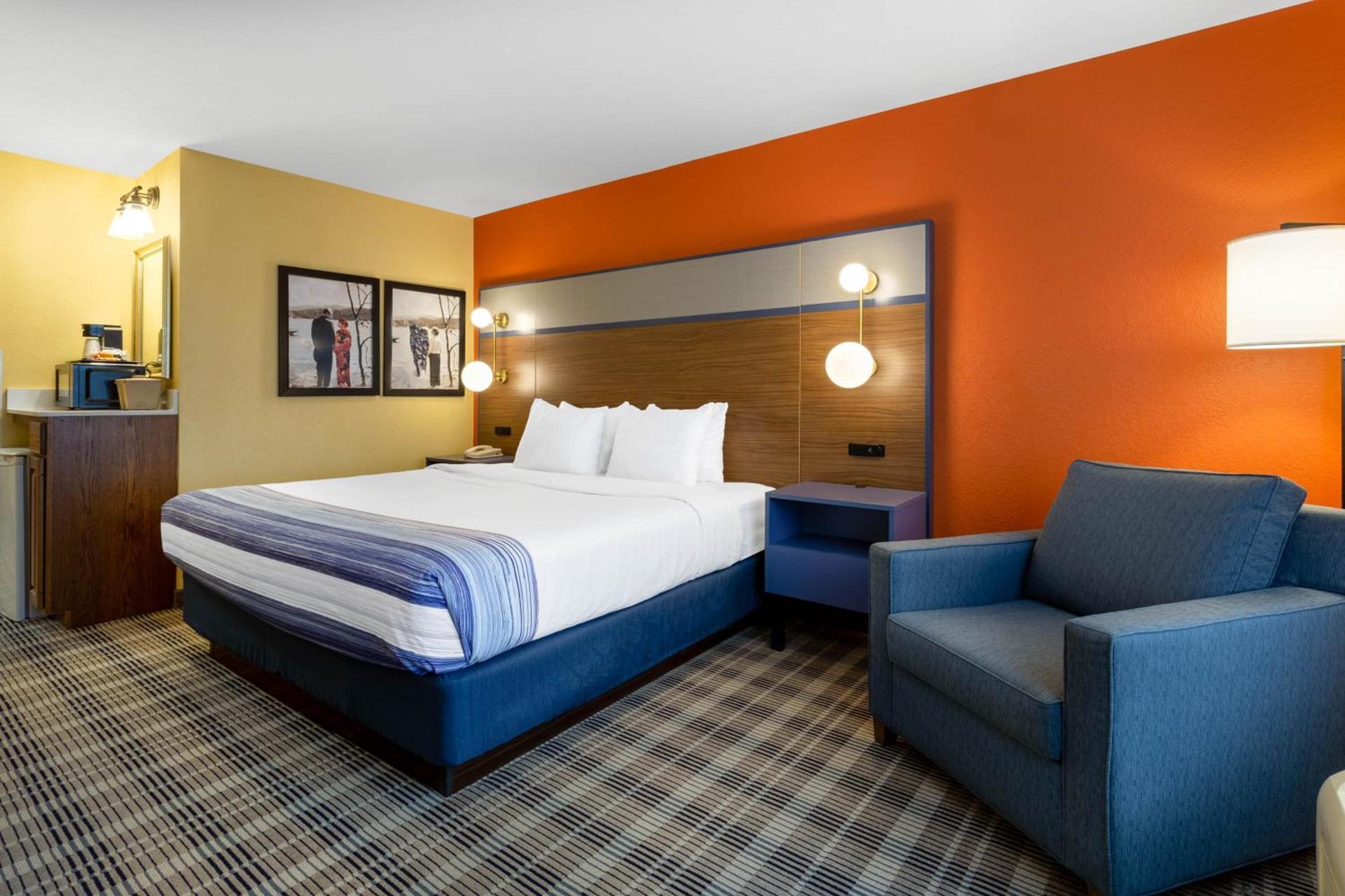 AmericInn by Wyndham Fulton Clinton photo 38