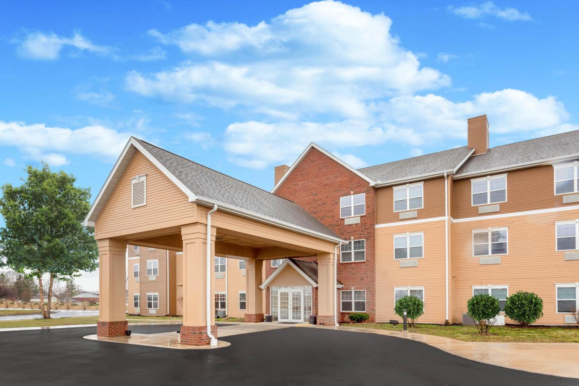 AmericInn by Wyndham Fulton Clinton photo 31