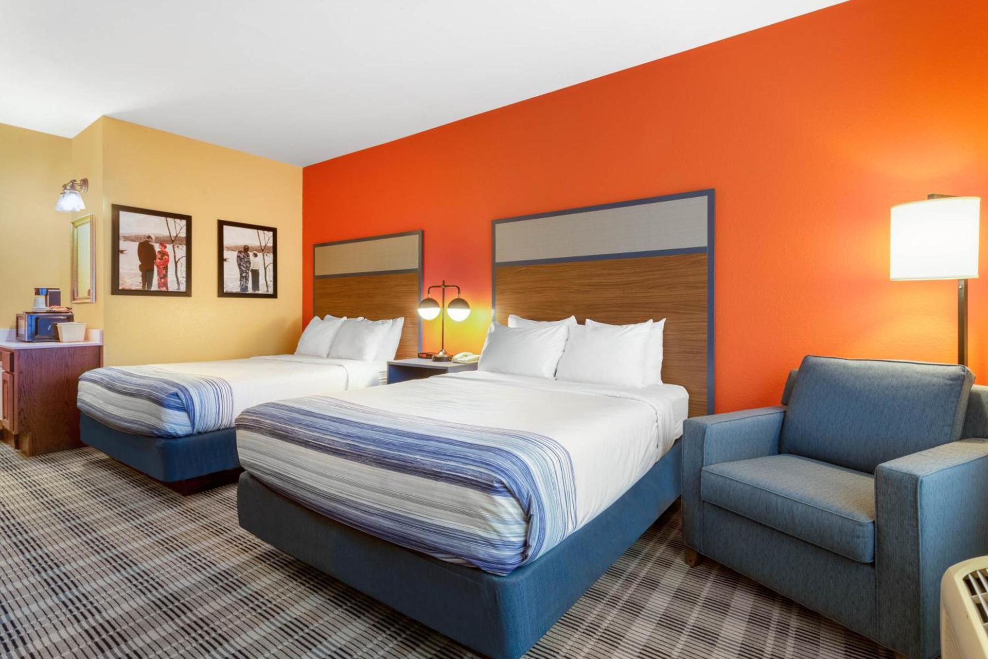 AmericInn by Wyndham Fulton Clinton photo 44