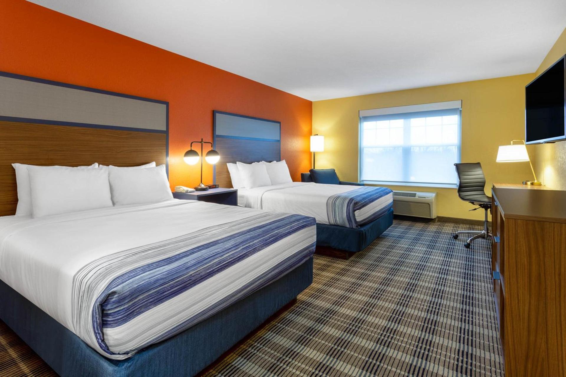 AmericInn by Wyndham Fulton Clinton photo 51