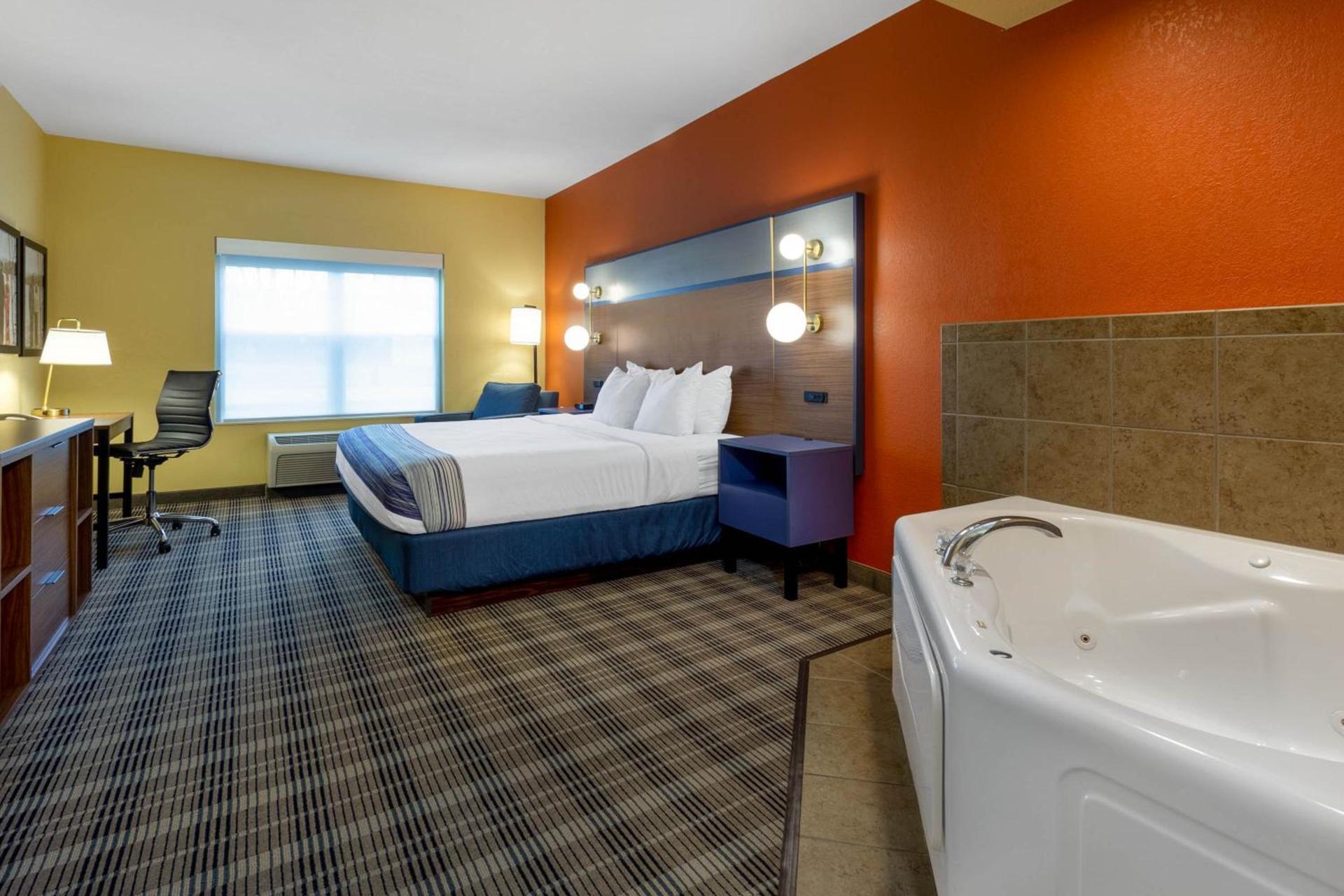 AmericInn by Wyndham Fulton Clinton photo 57