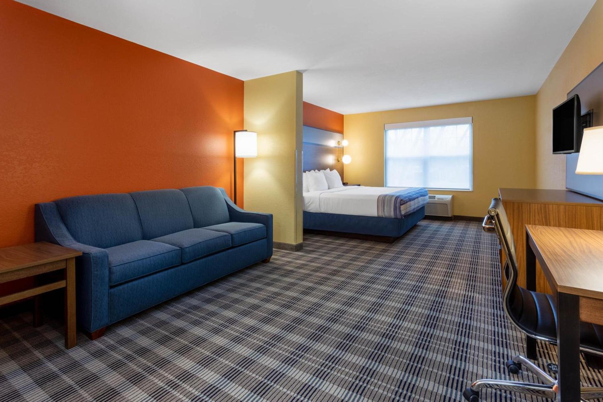 AmericInn by Wyndham Fulton Clinton photo 59