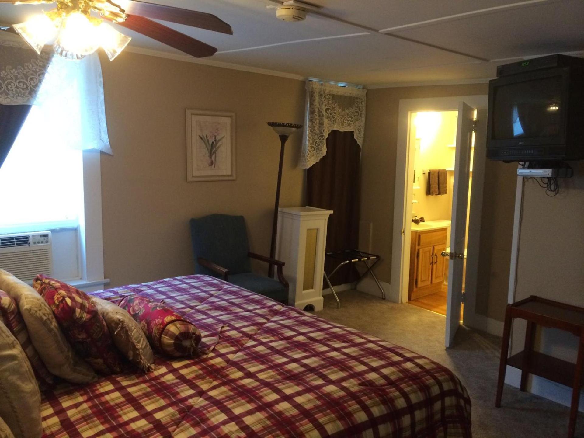 The Tunnicliff Inn photo 17