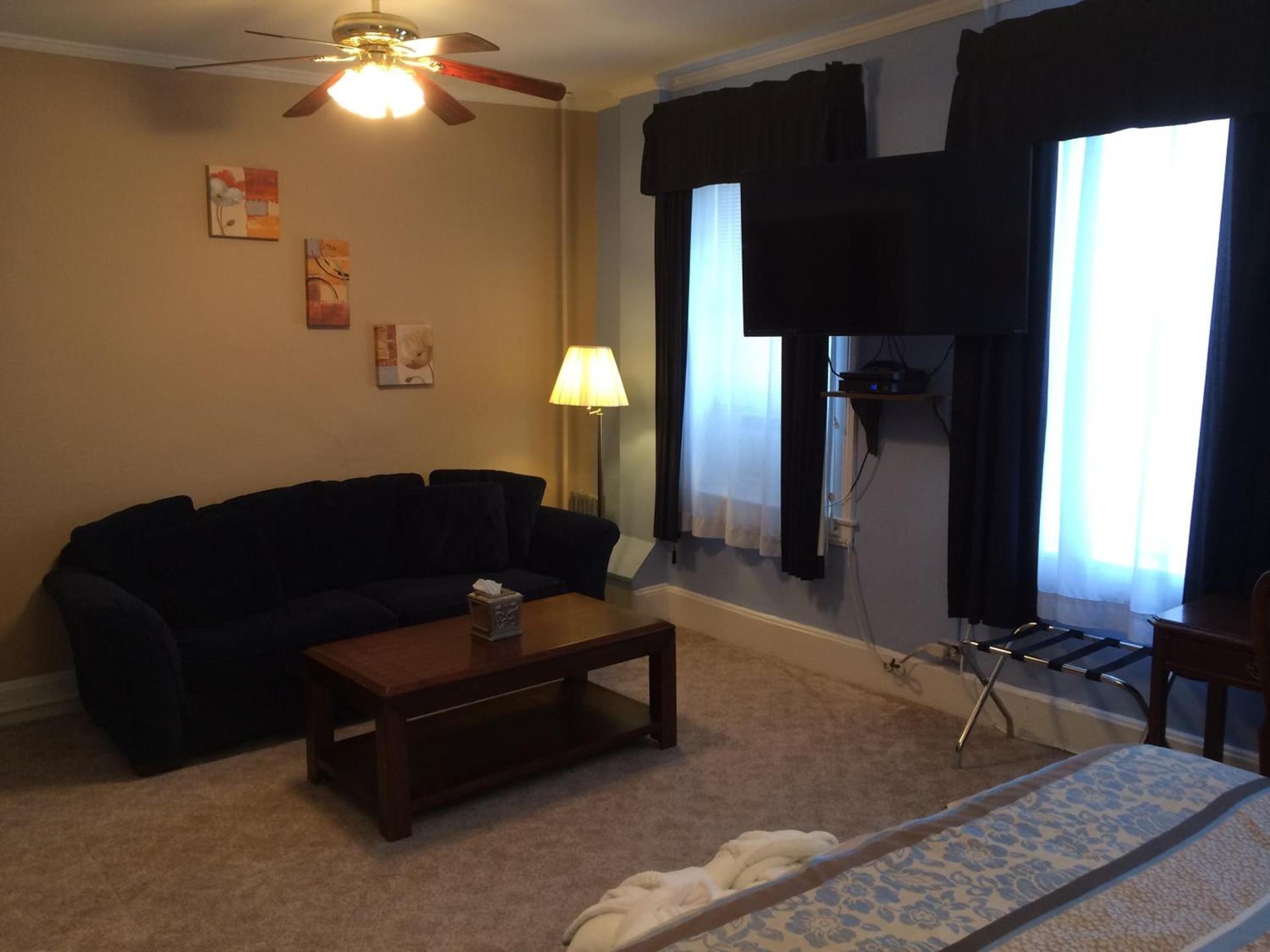The Tunnicliff Inn photo 39