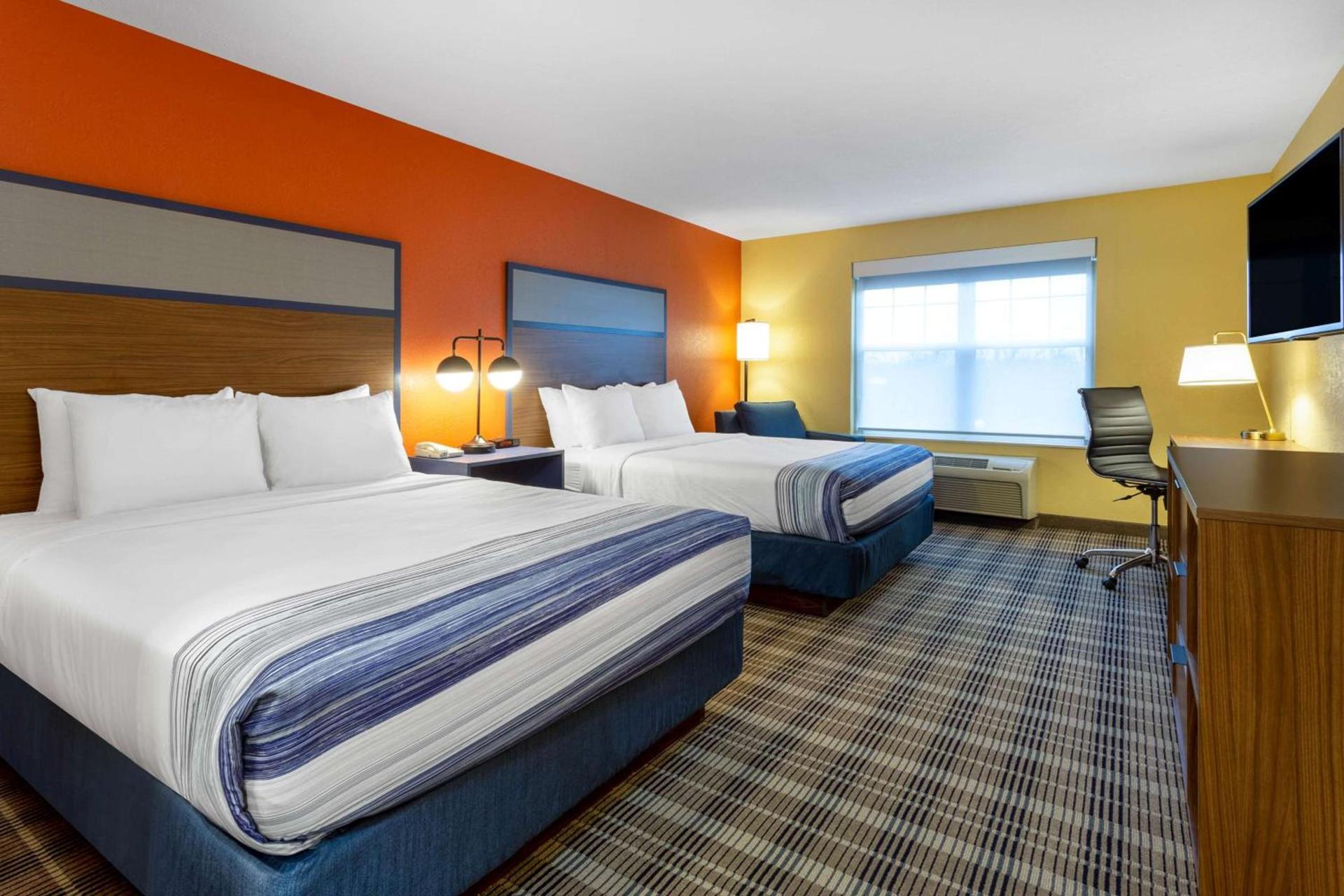 AmericInn by Wyndham Fulton Clinton photo 9