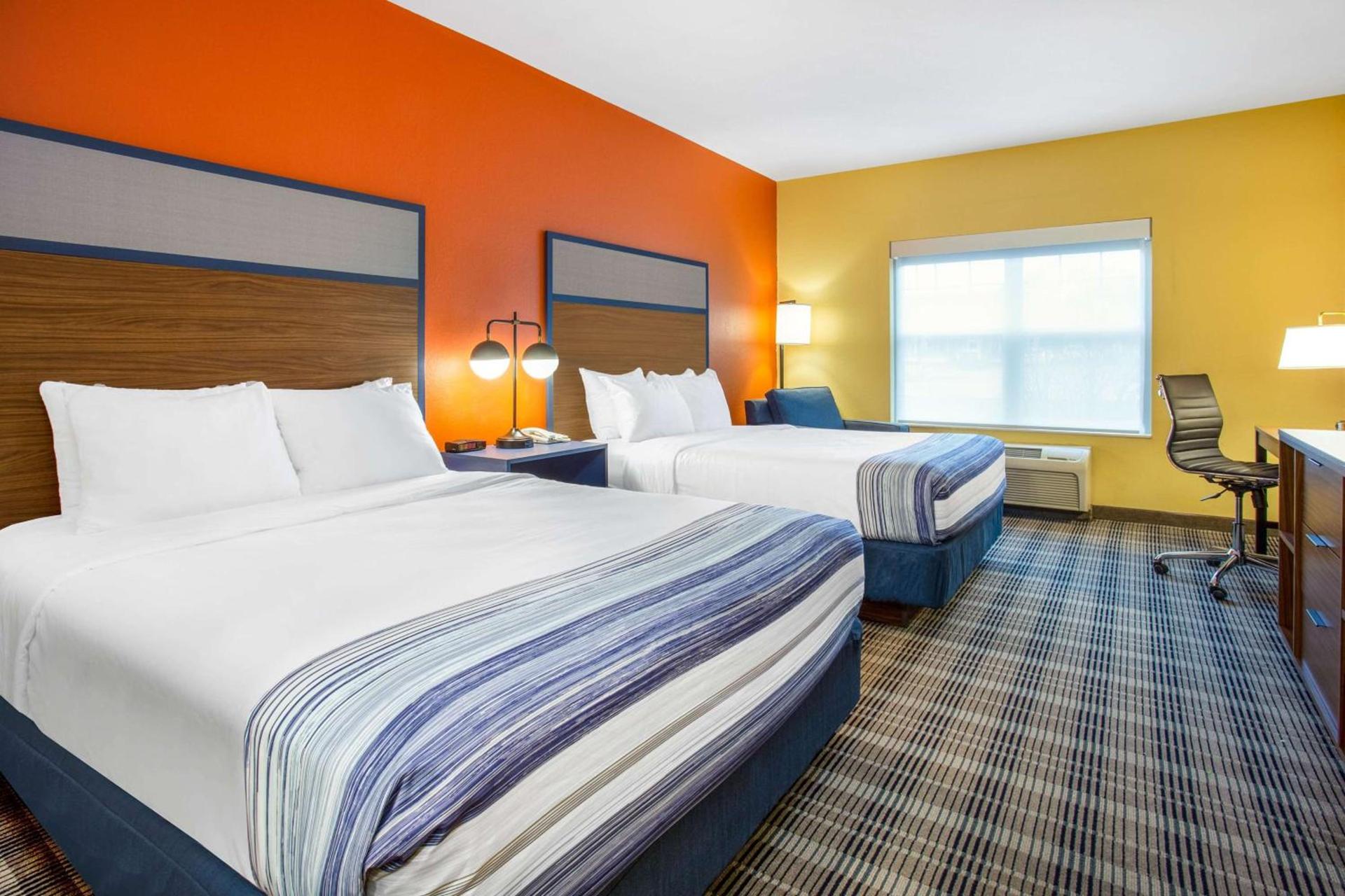 AmericInn by Wyndham Fulton Clinton photo 14