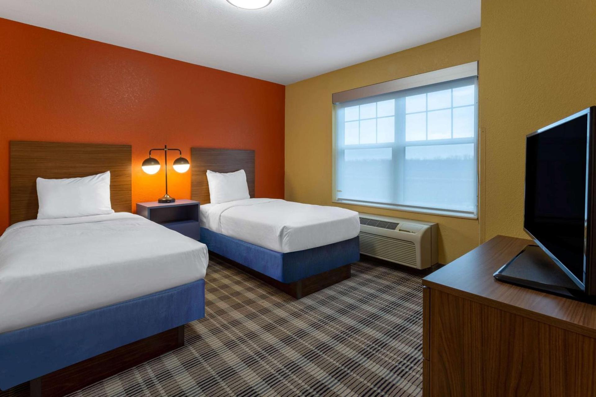 AmericInn by Wyndham Fulton Clinton photo 26