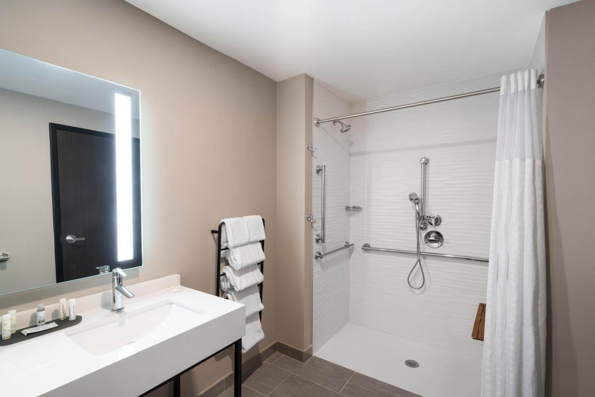 La Quinta Inn & Suites by Wyndham Nashville Downtown Stadium photo 83