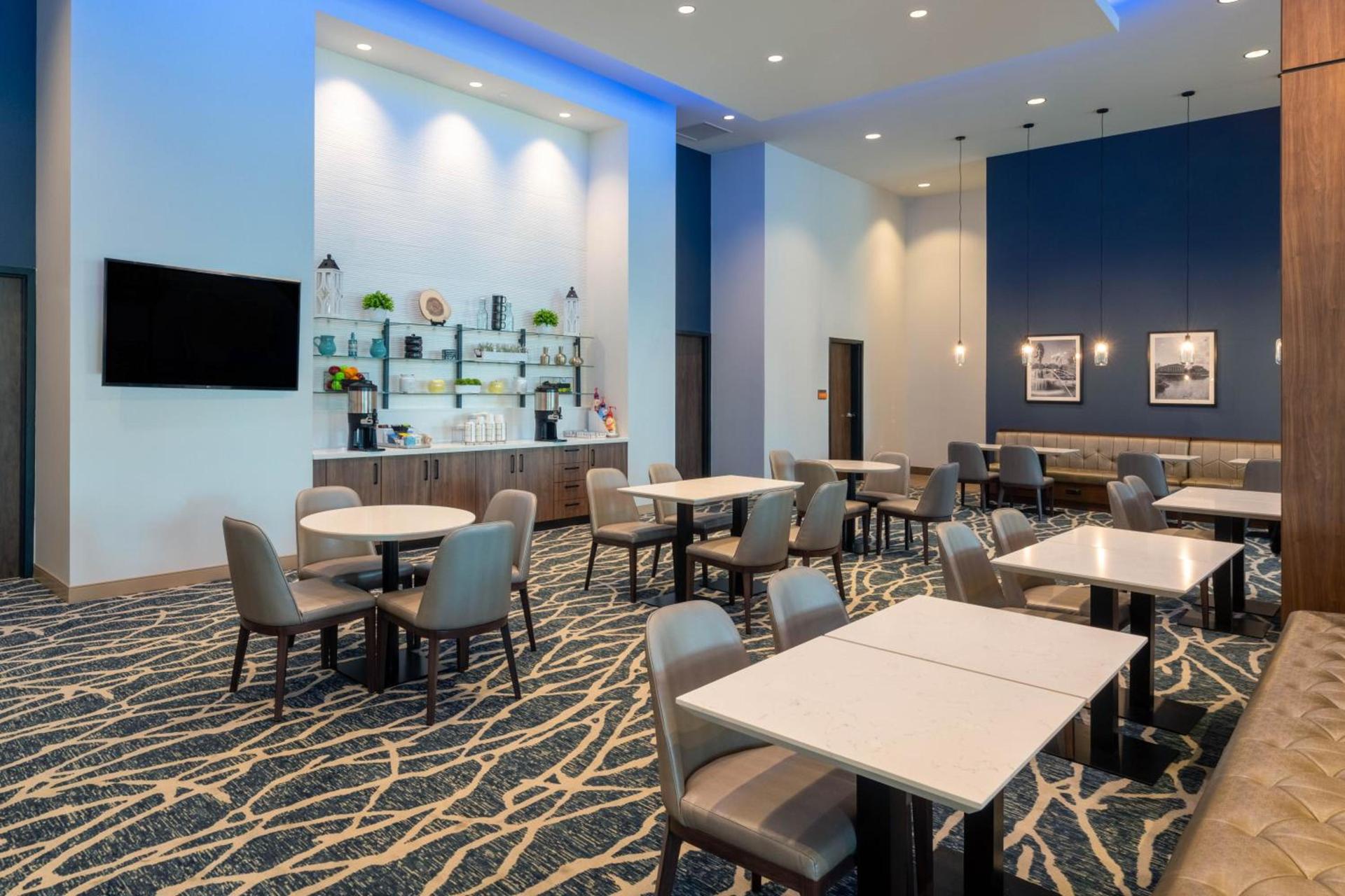 La Quinta Inn & Suites by Wyndham Nashville Downtown Stadium photo 71