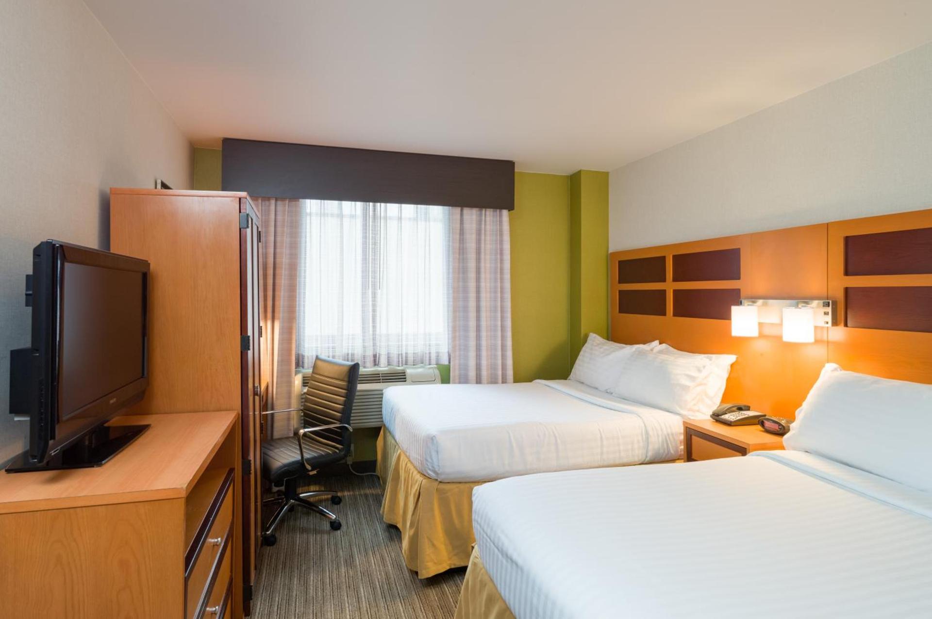 Holiday Inn Express - Times Square by IHG photo 39