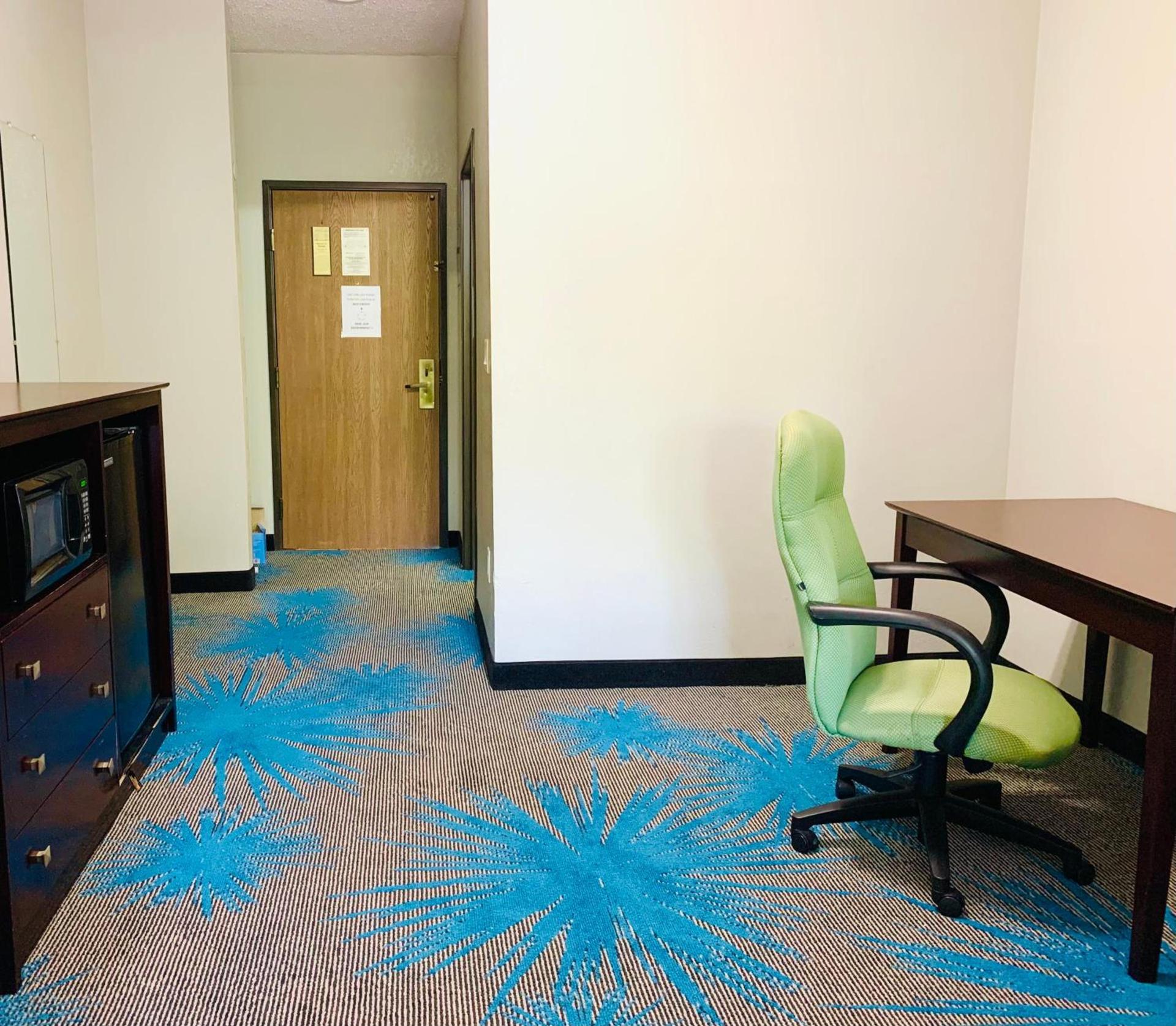 Holiday Inn Express & Suites Sulphur Springs by IHG photo 8