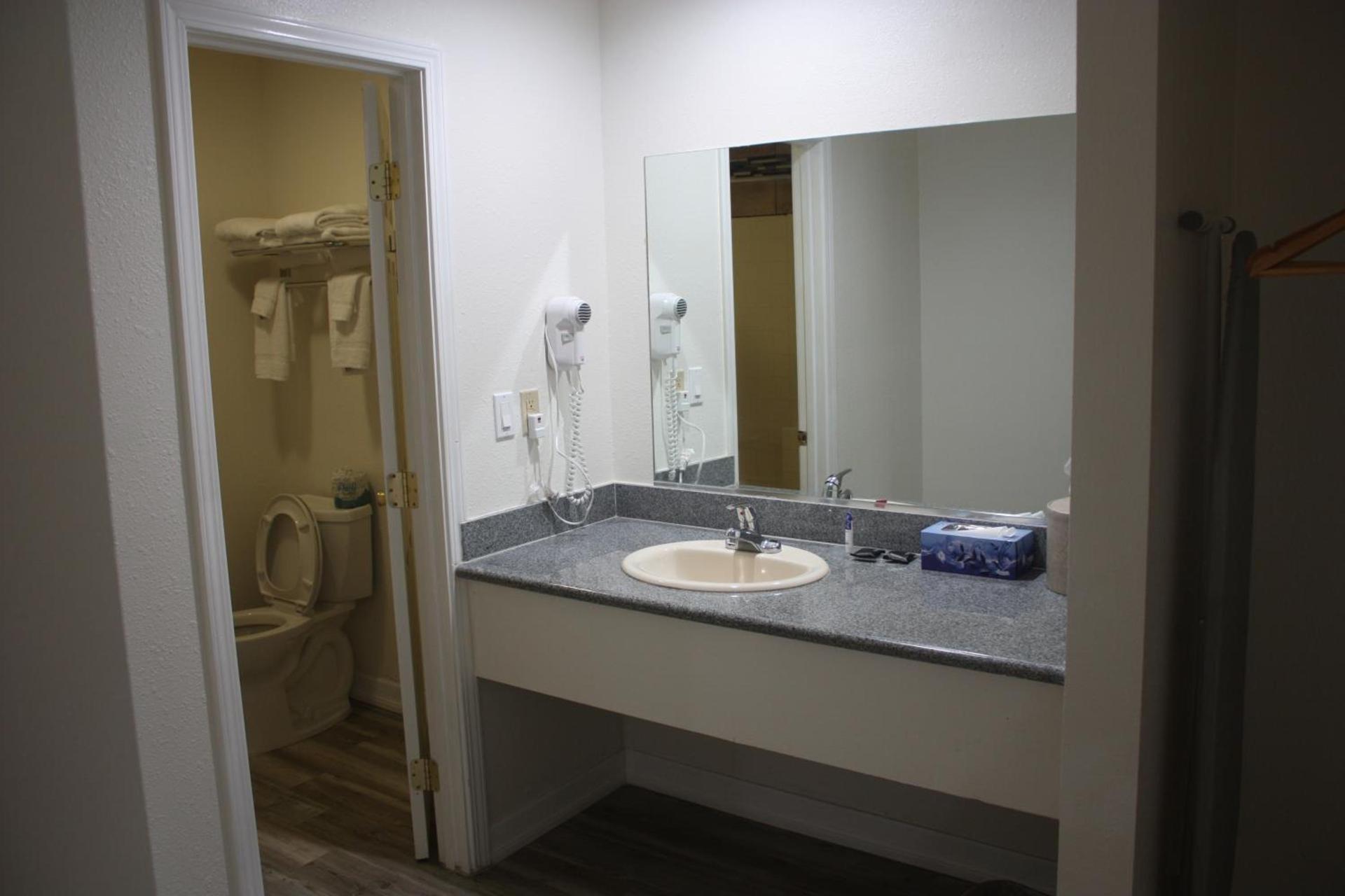 Value Inn & Suites photo 6