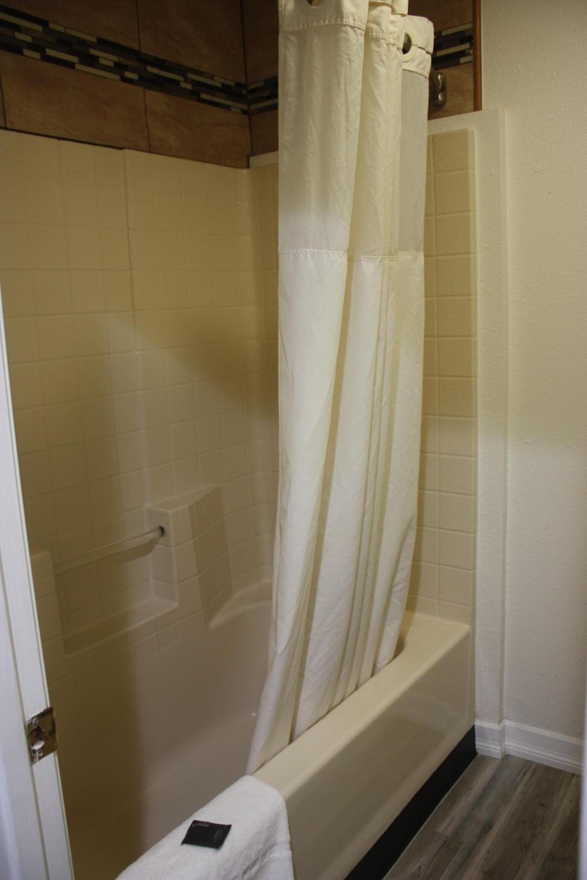 Value Inn & Suites photo 8