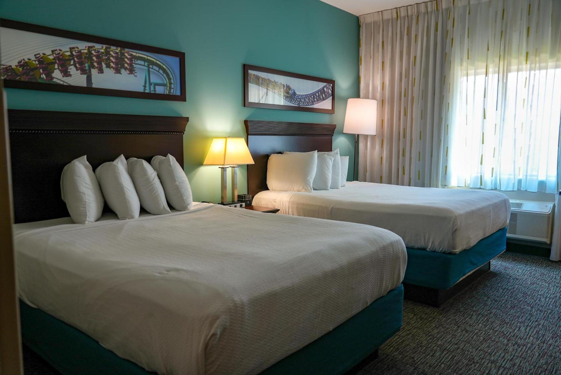 Cedar Point's Express Hotel photo 26