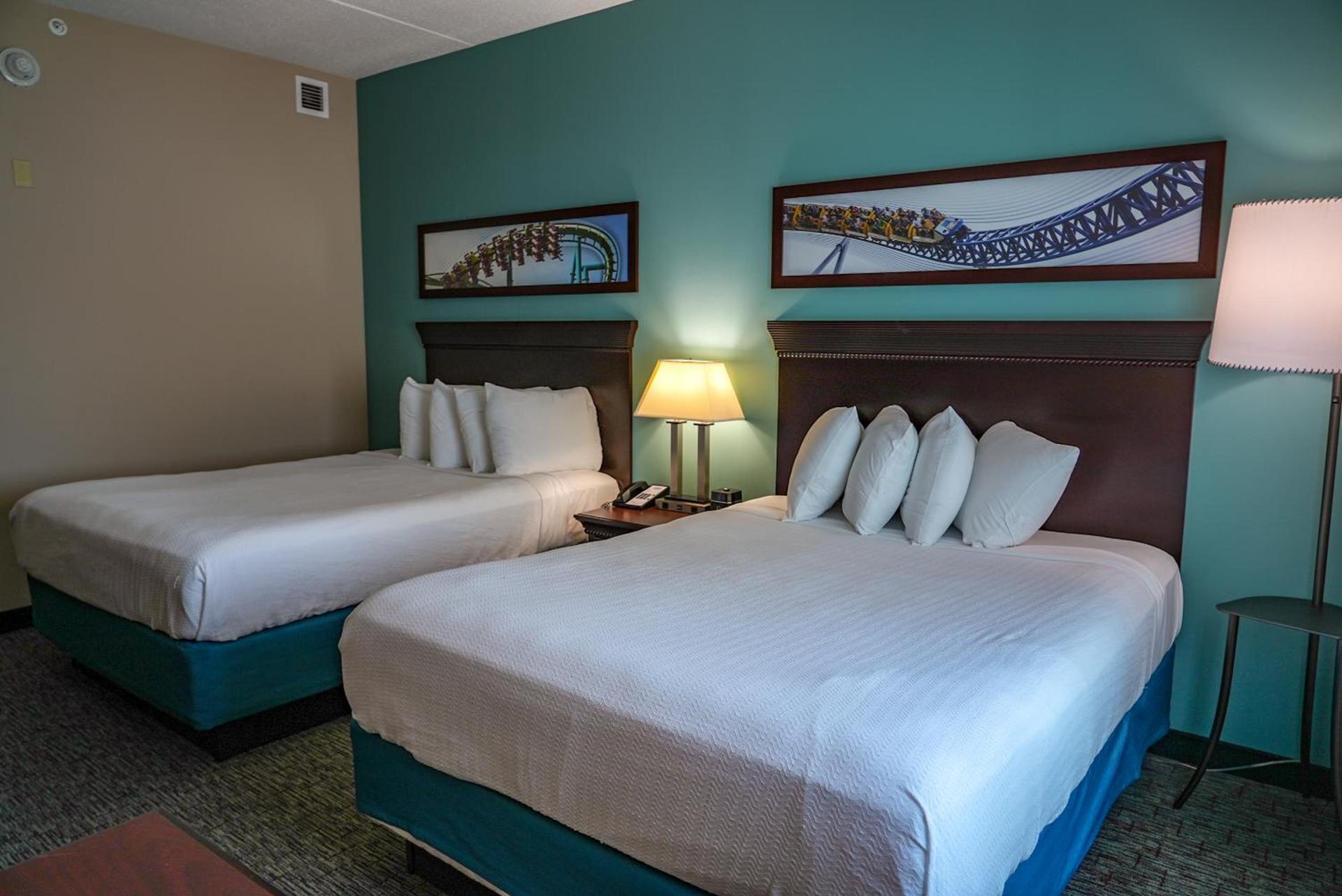 Cedar Point's Express Hotel photo 27