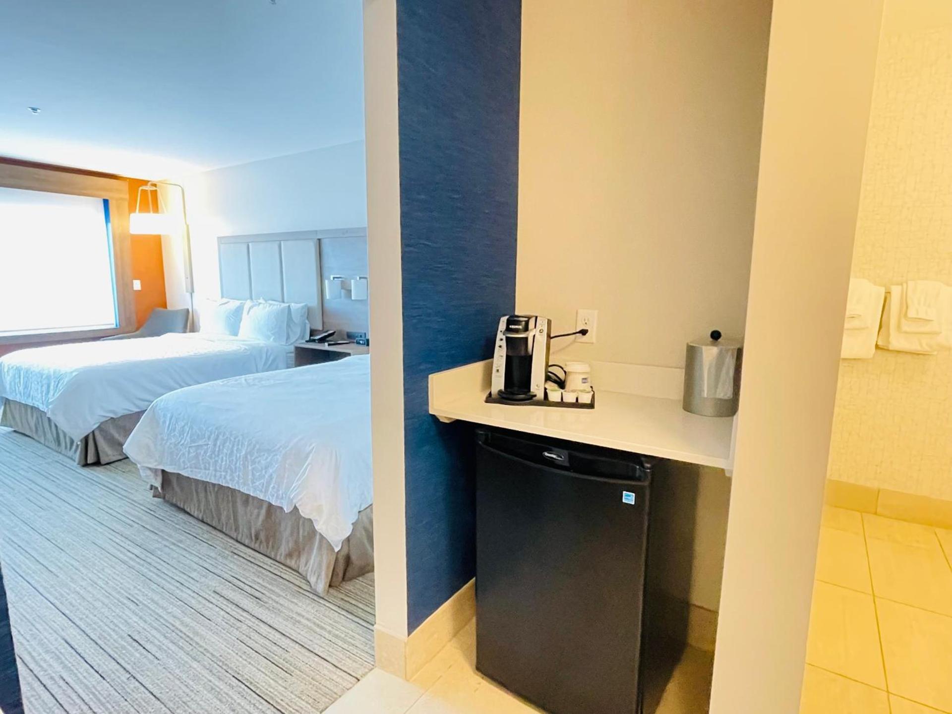 Holiday Inn Express & Suites - Phoenix - Airport North by IHG photo 12
