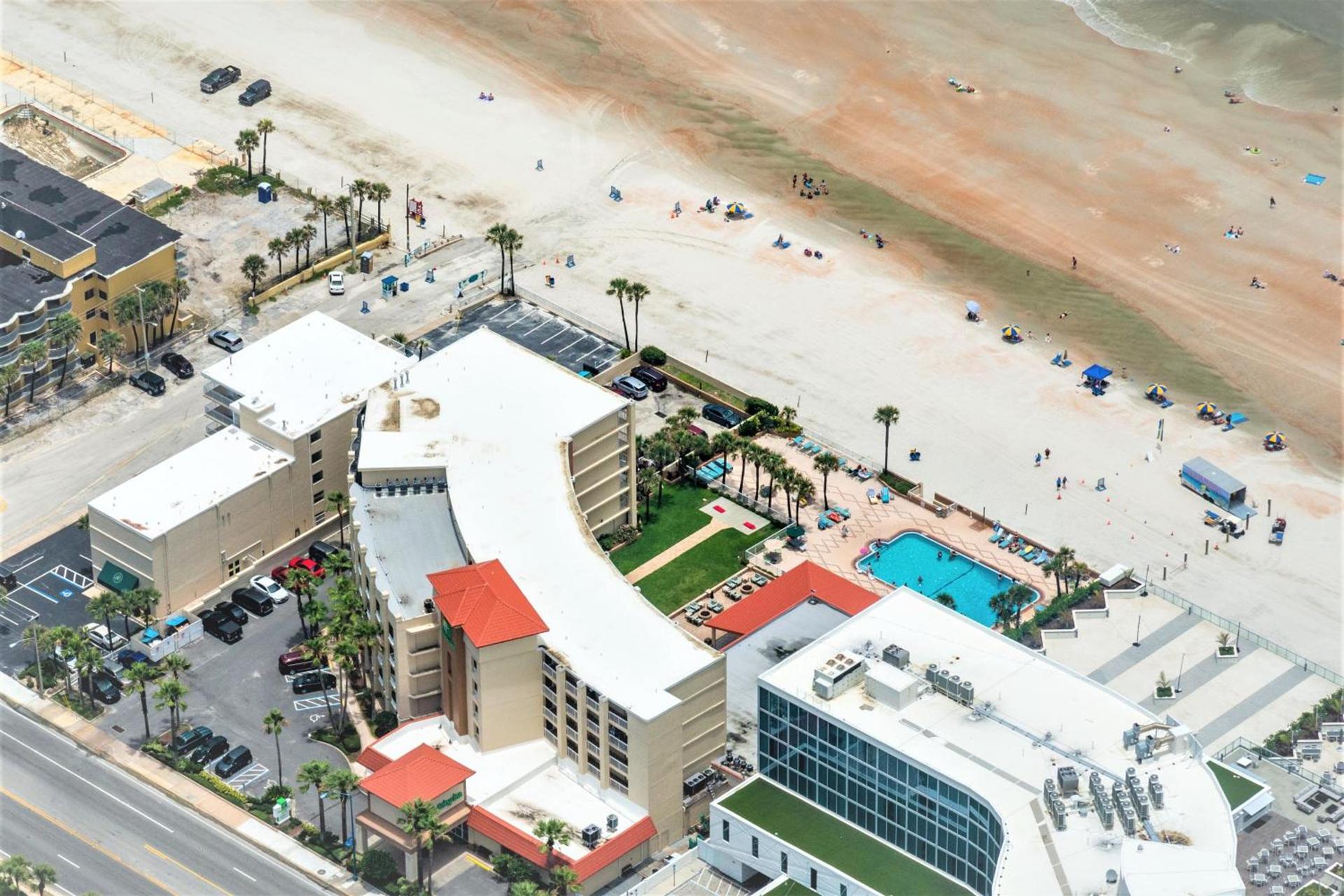 Holiday Inn Hotel & Suites Daytona Beach On The Ocean by IHG photo 2