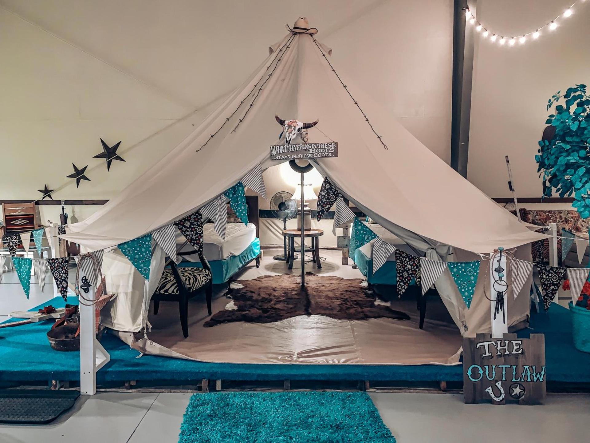 Lone Star Glamp Inn photo 23