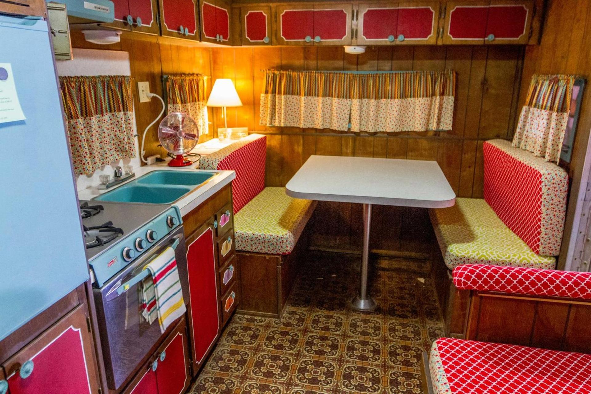Lone Star Glamp Inn photo 60