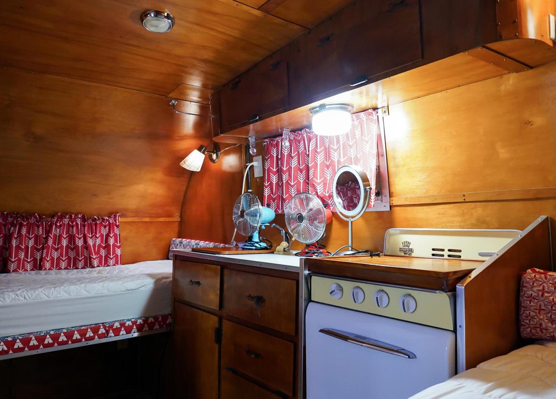 Lone Star Glamp Inn photo 62