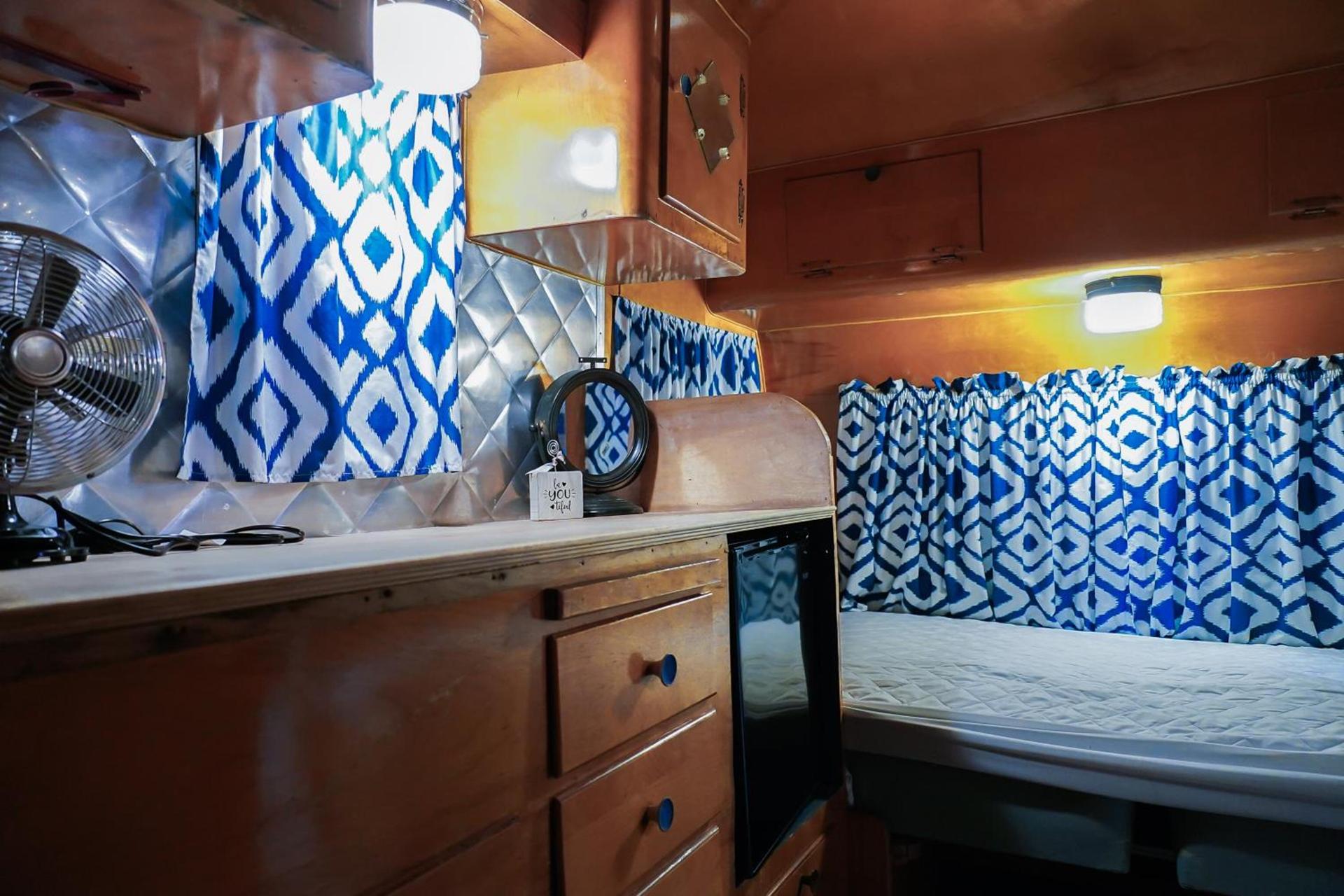 Lone Star Glamp Inn photo 63