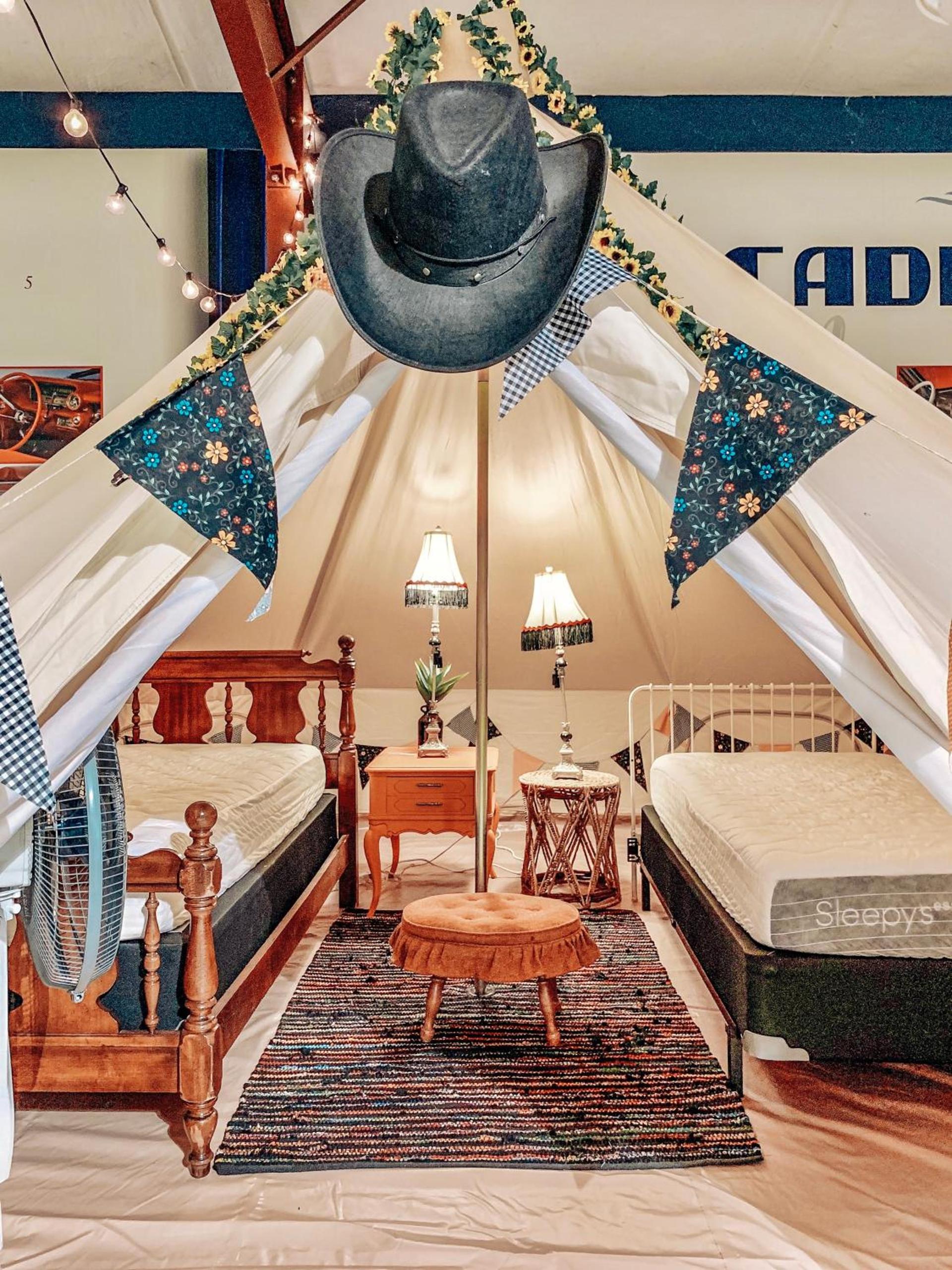 Lone Star Glamp Inn photo 71