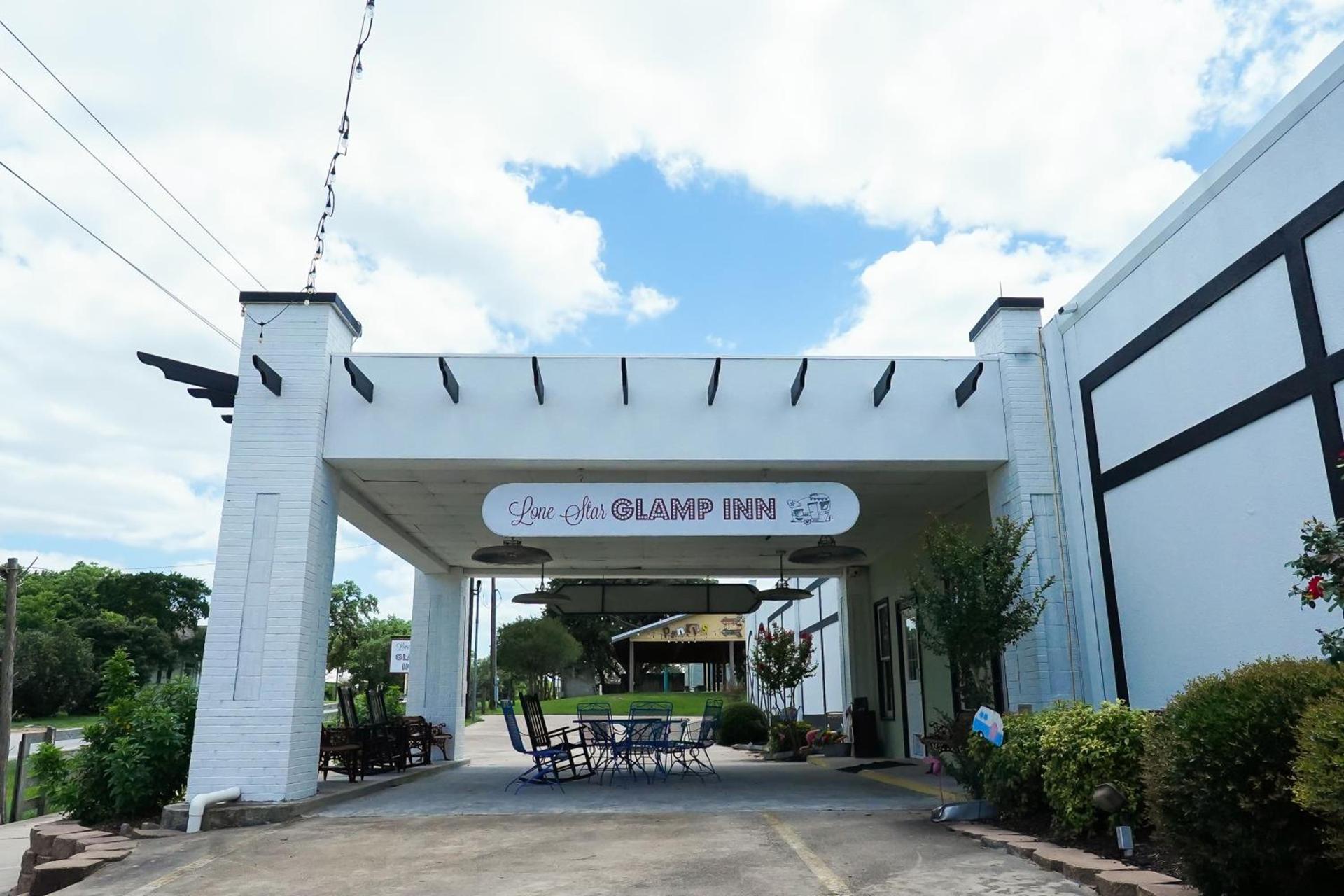 Lone Star Glamp Inn photo 1