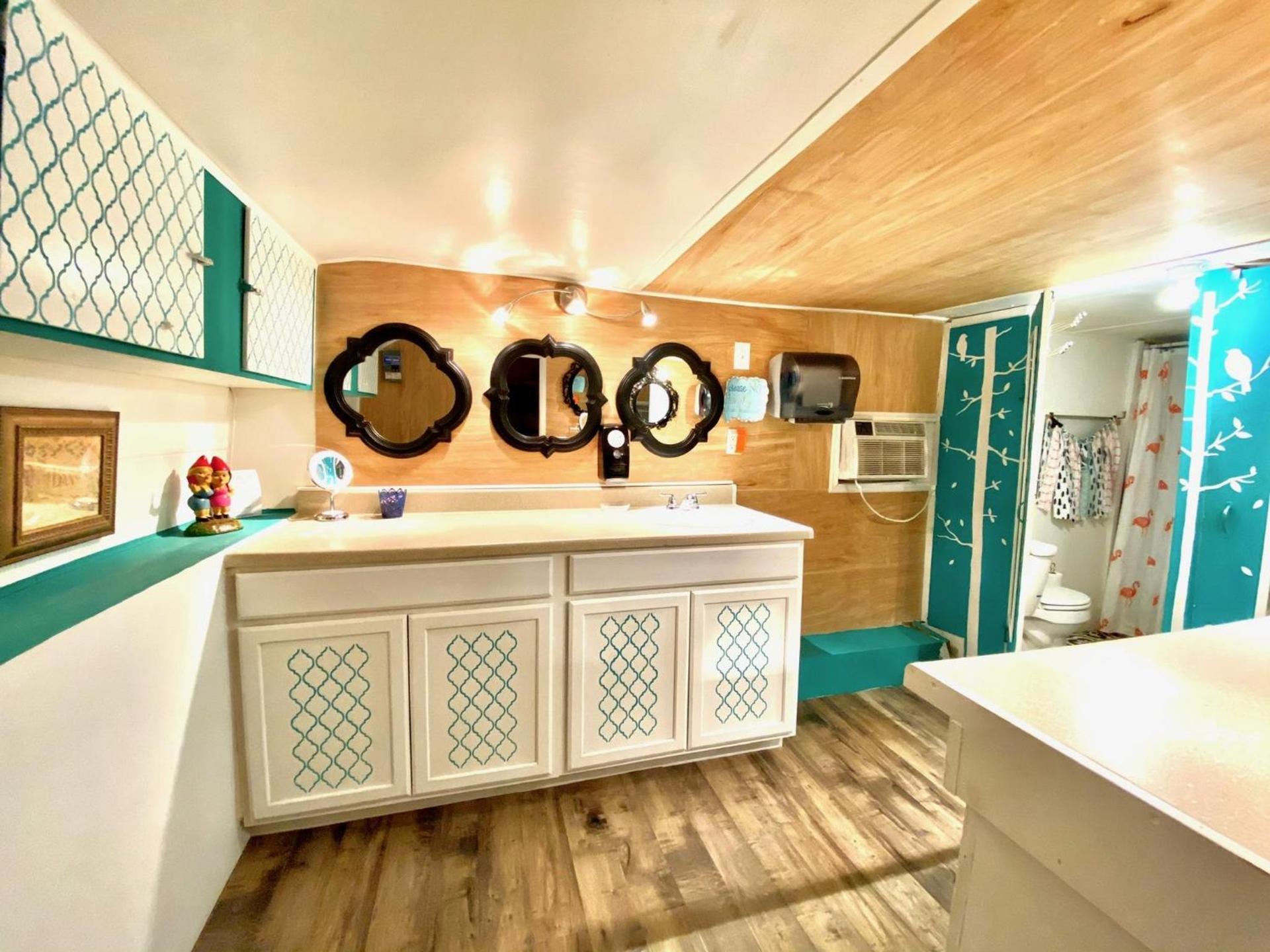 Lone Star Glamp Inn photo 3