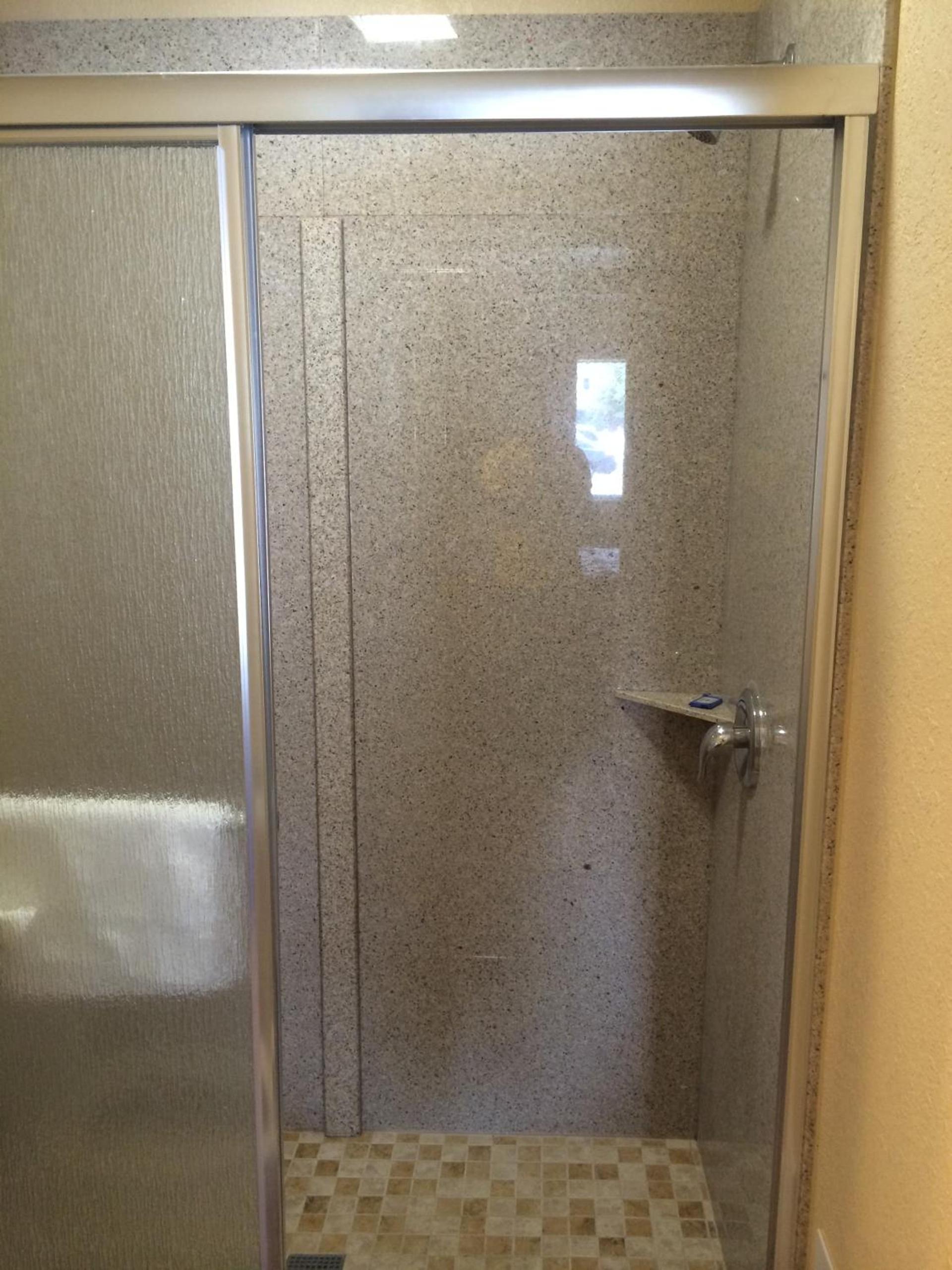 Newport News Inn photo 17