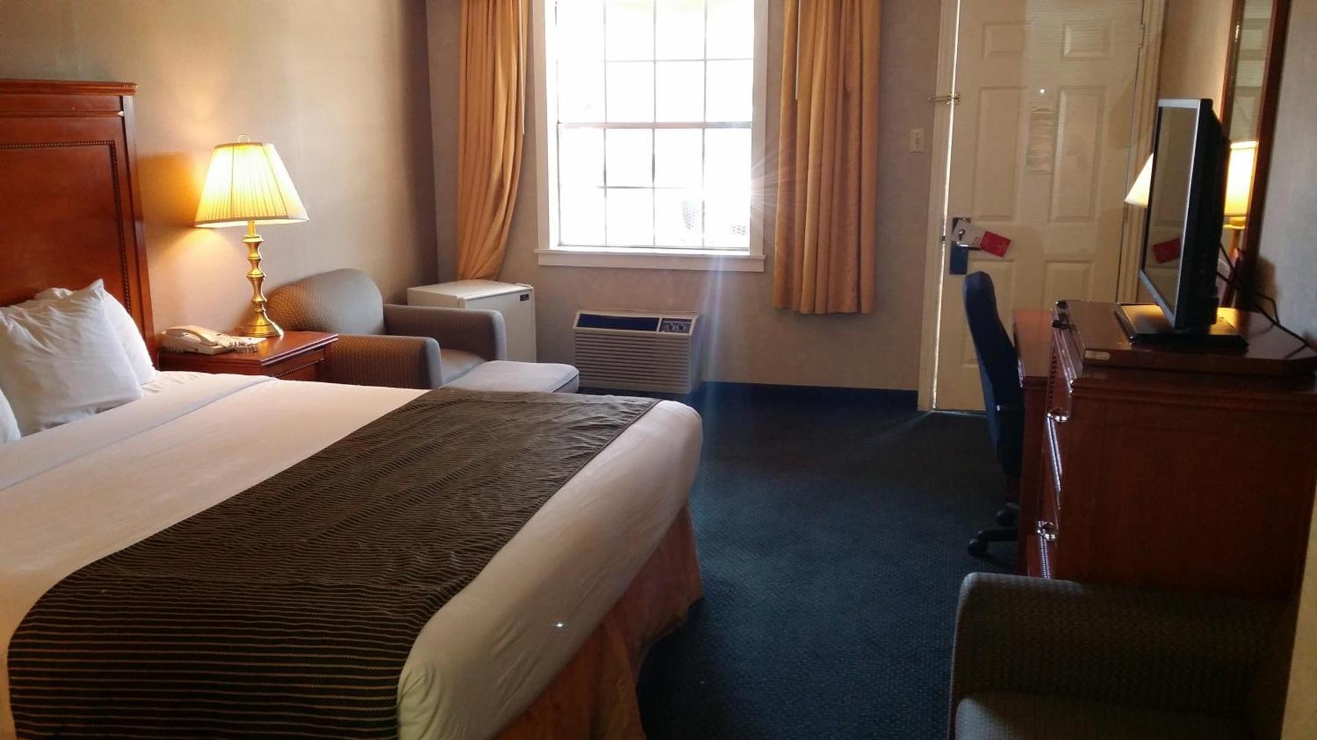 Ramada by Wyndham Flagstaff East photo 44