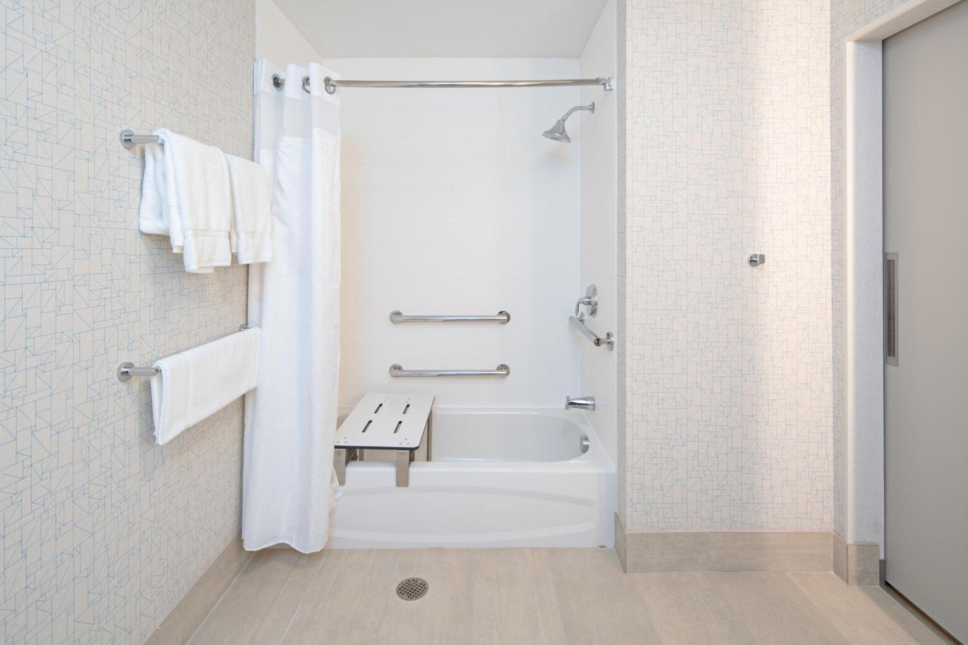 Holiday Inn Express & Suites - Murrieta by IHG photo 18