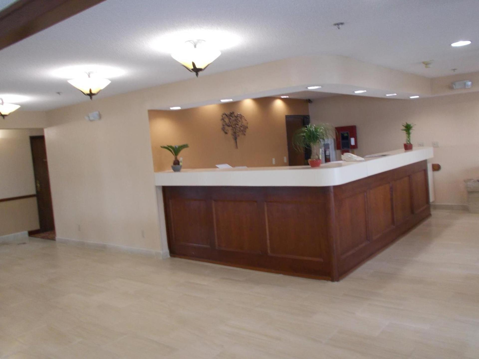 Royalton Inn and Suites, Wilmington,Ohio photo 3