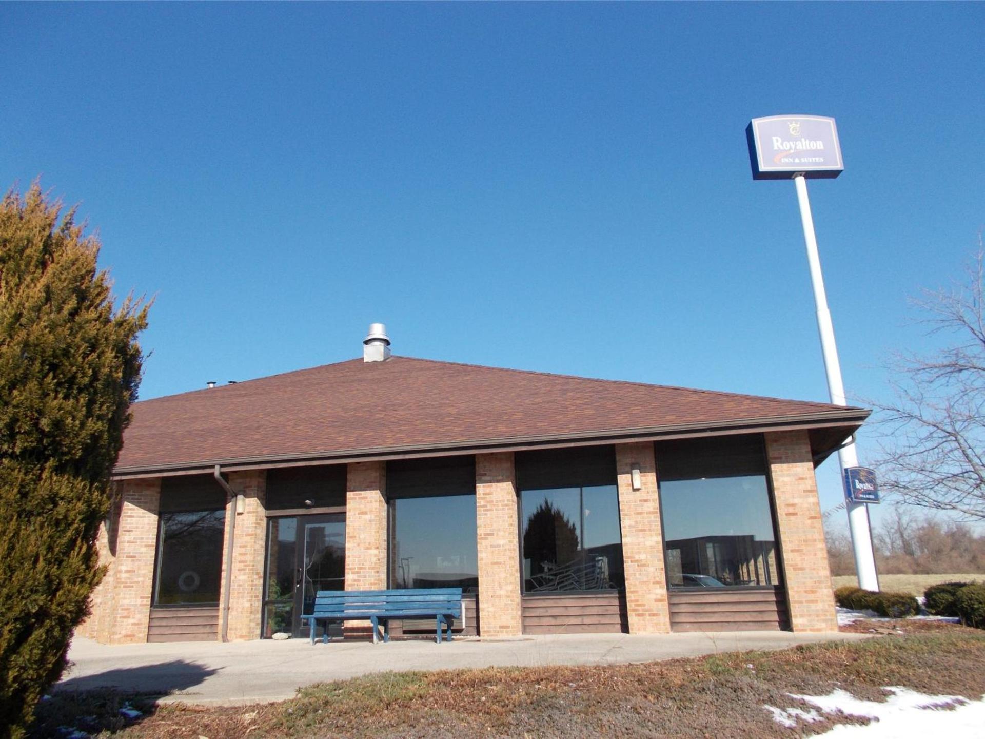 Royalton Inn and Suites, Wilmington,Ohio photo 2
