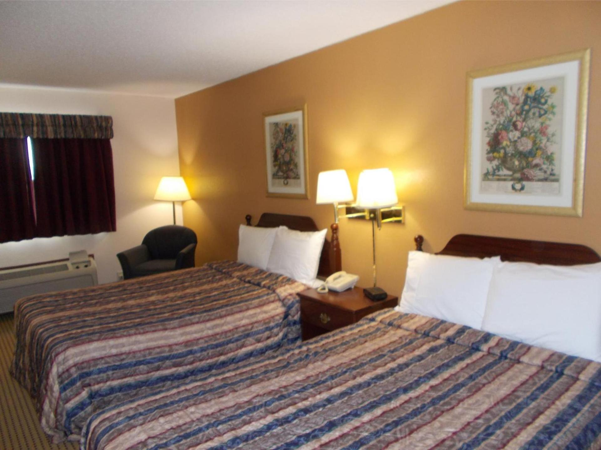 Royalton Inn and Suites, Wilmington,Ohio photo 14