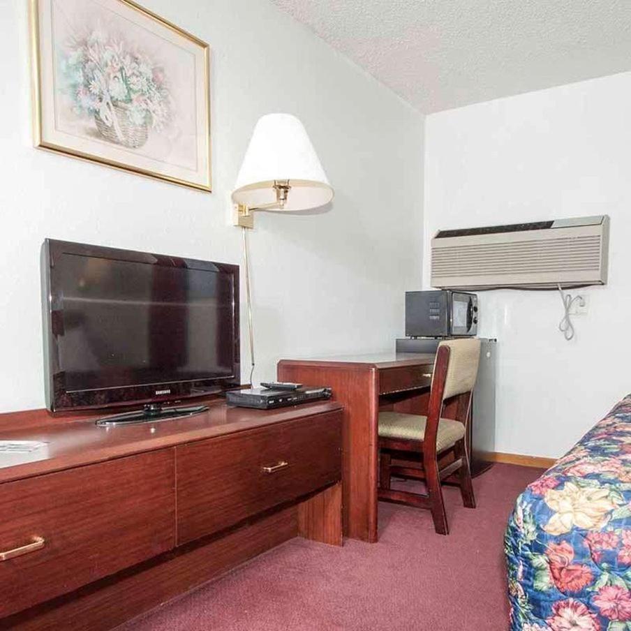 Oak Grove Inn photo 14