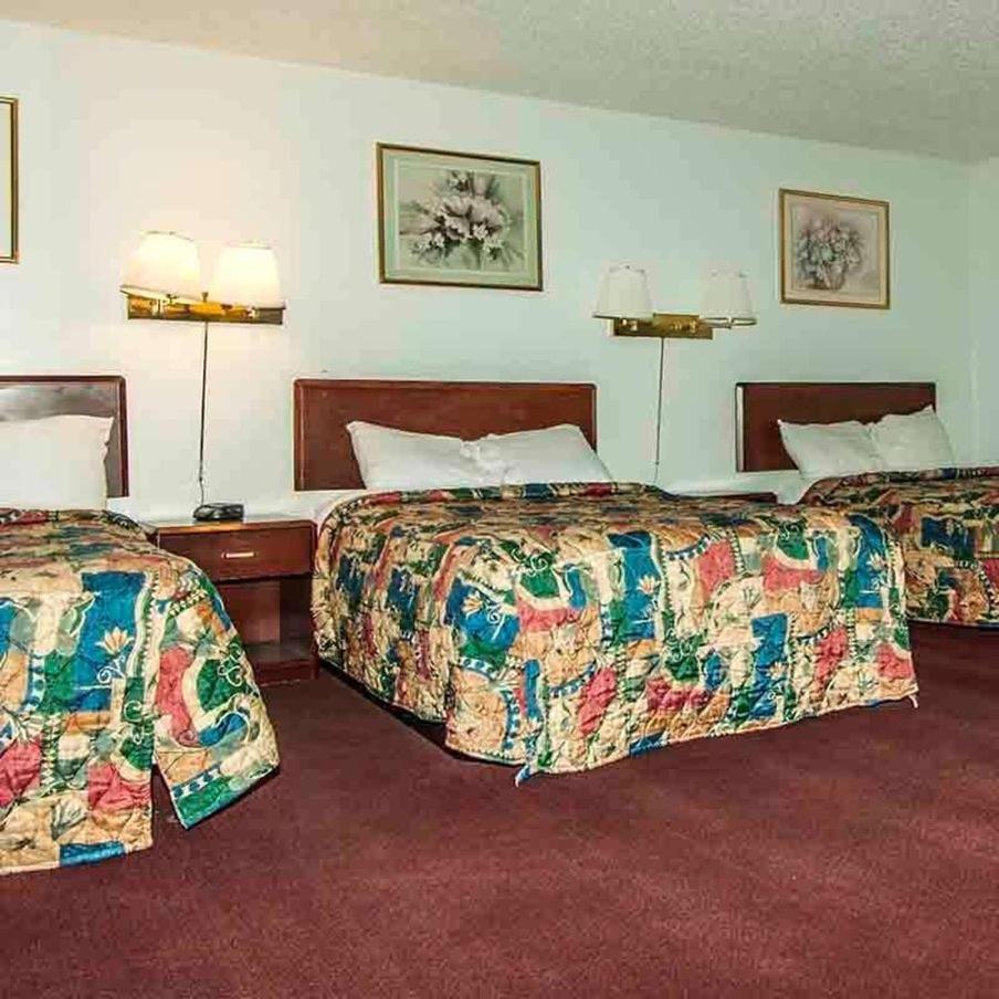 Oak Grove Inn photo 9